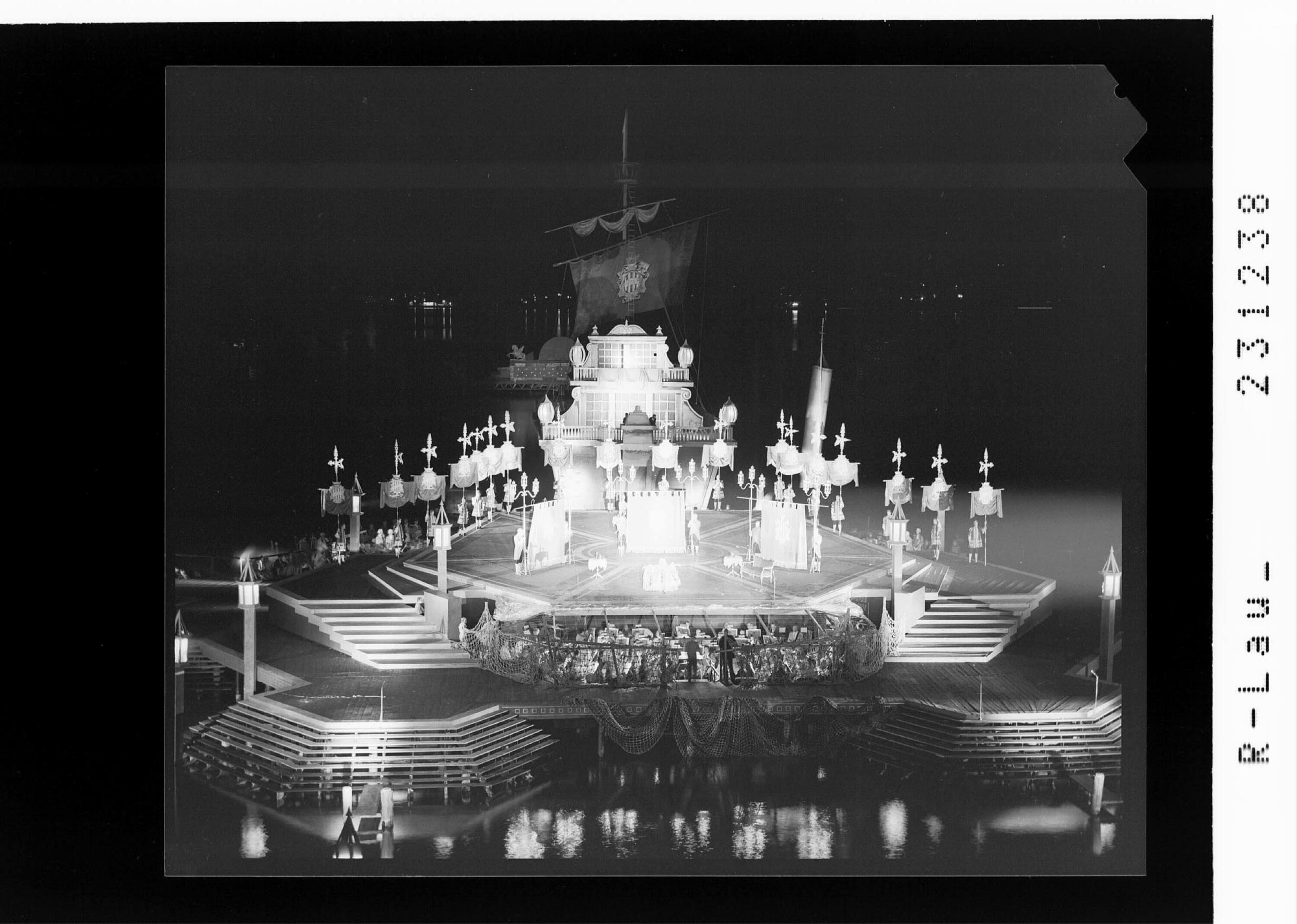 [Bregenzer Festspiele 1965 / Spiel auf dem See - Eine Nacht in Venedig]></div>


    <hr>
    <div class=