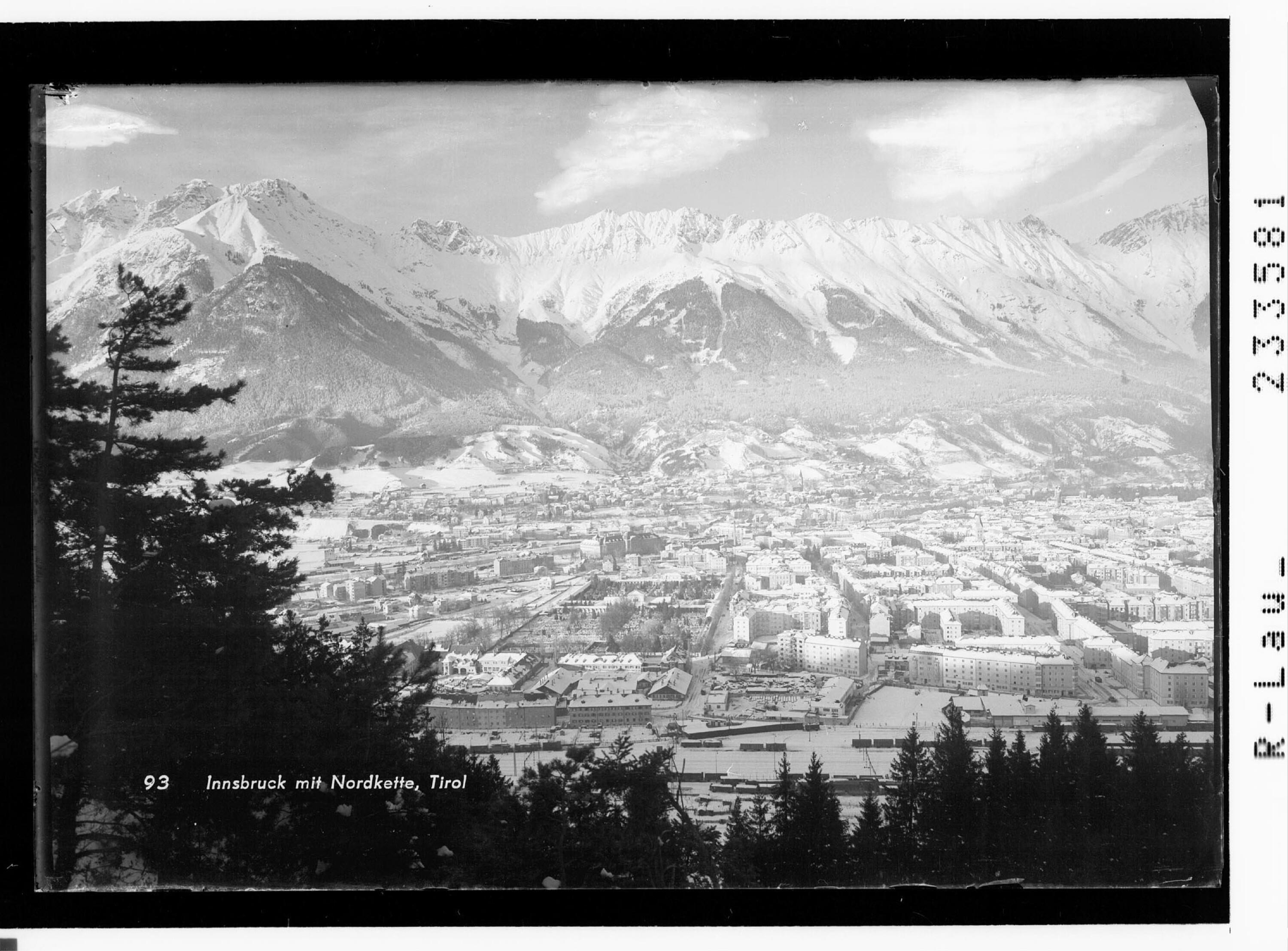 Innsbruck mit Nordkette, Tirol></div>


    <hr>
    <div class=