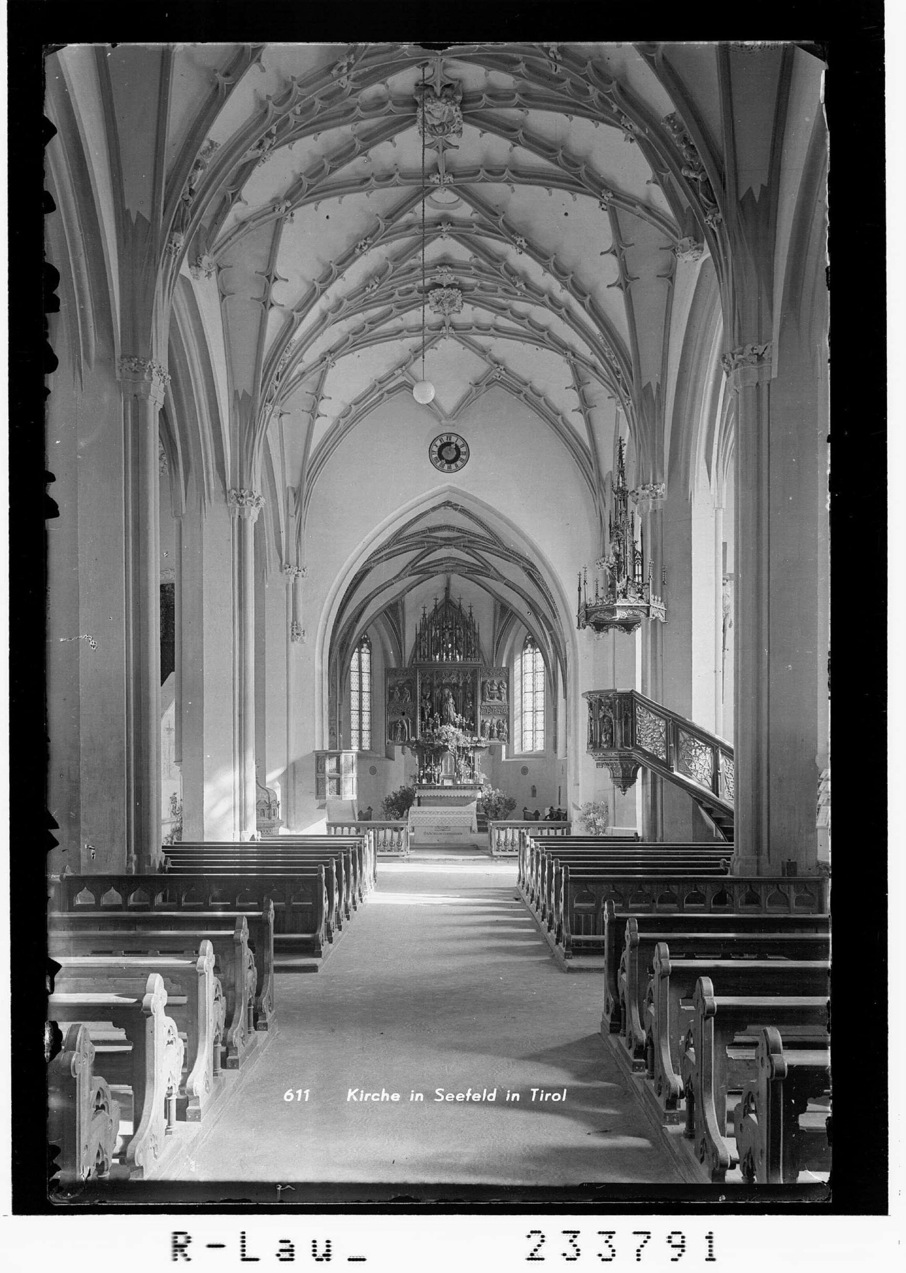 Kirche in Seefeld in Tirol></div>


    <hr>
    <div class=