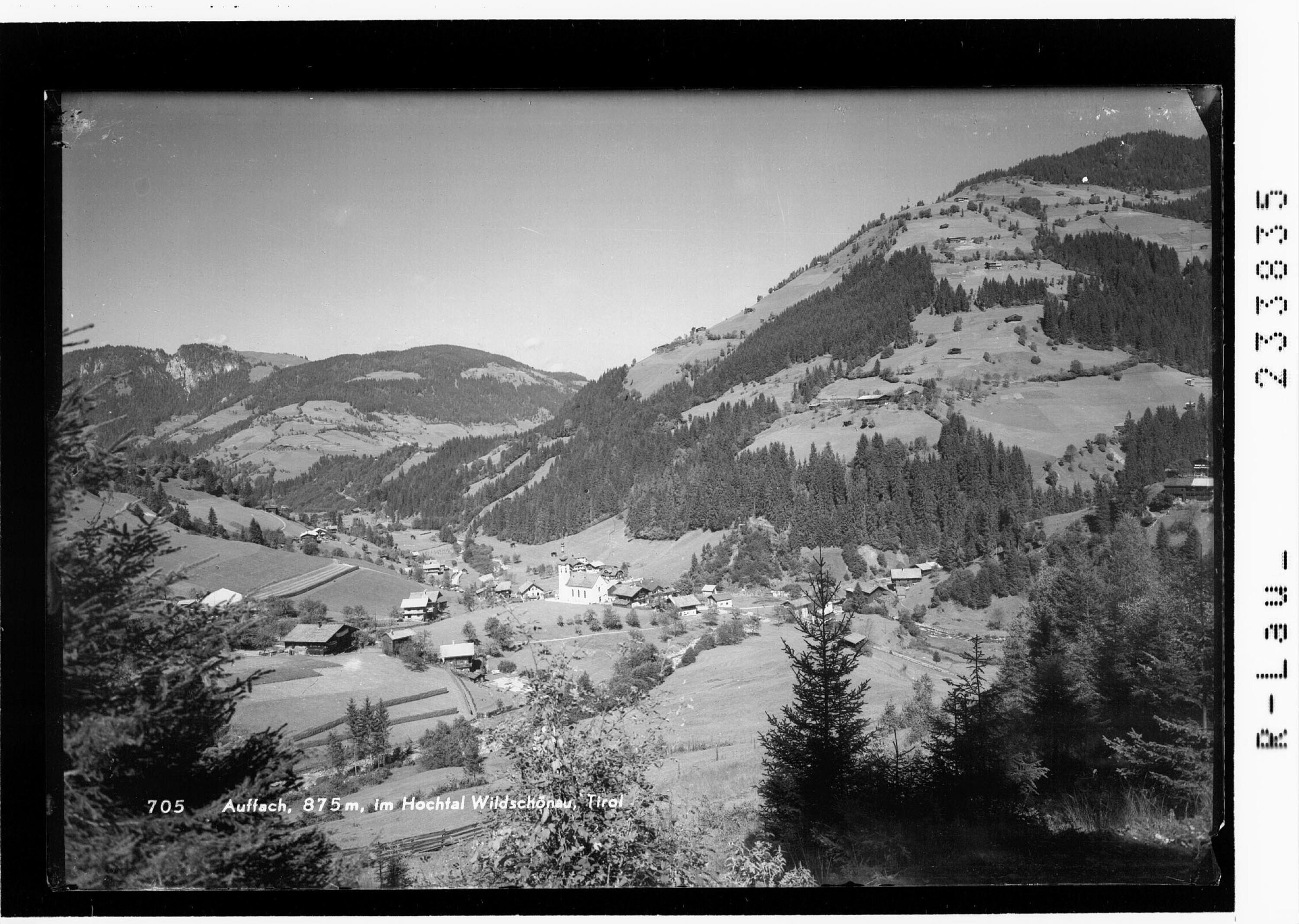 Auffach, 875 m, im Hochtal Wildschönau, Tirol></div>


    <hr>
    <div class=