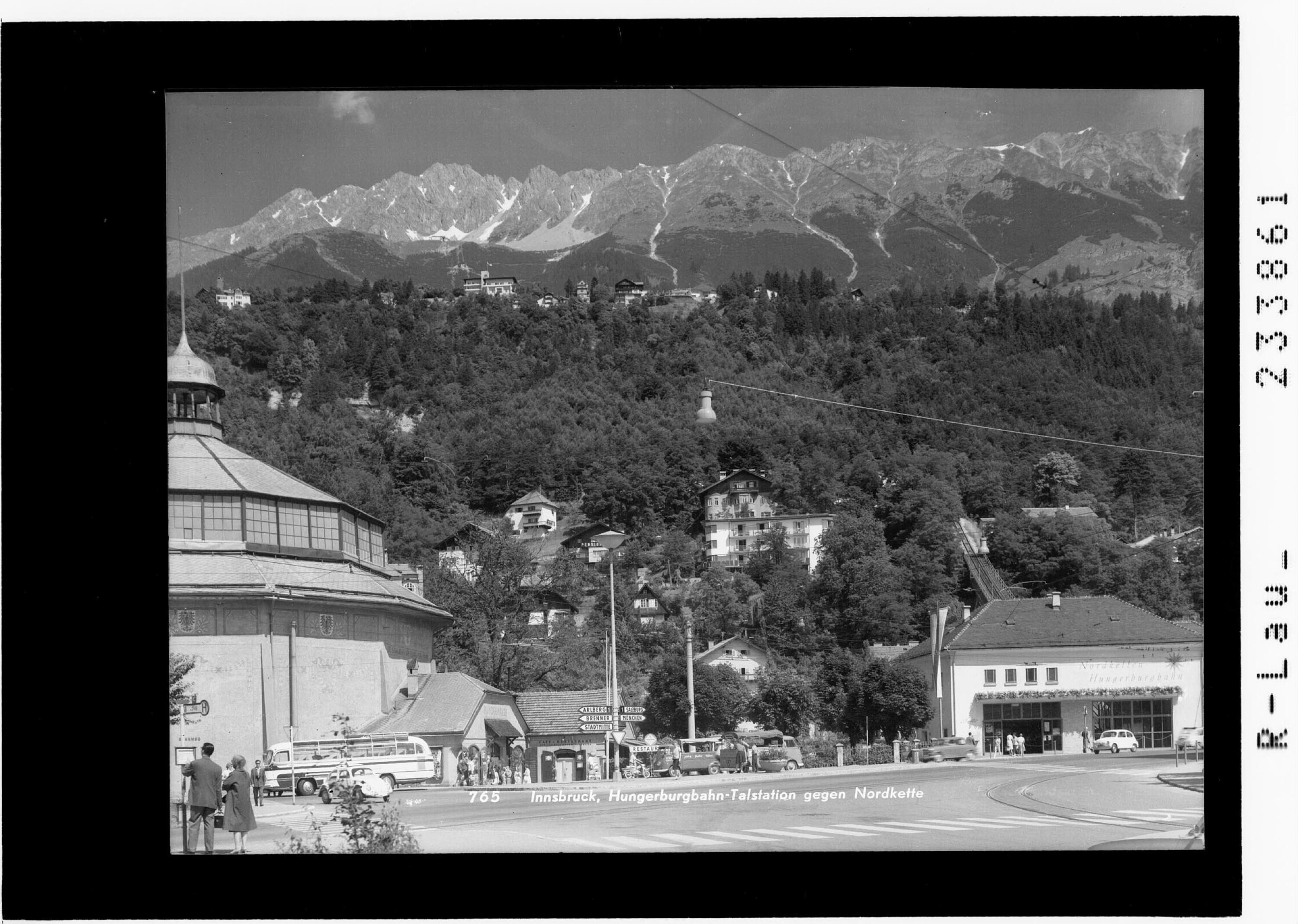 Innsbruck, Hungerburgbahn - Talstation gegen Nordkette></div>


    <hr>
    <div class=