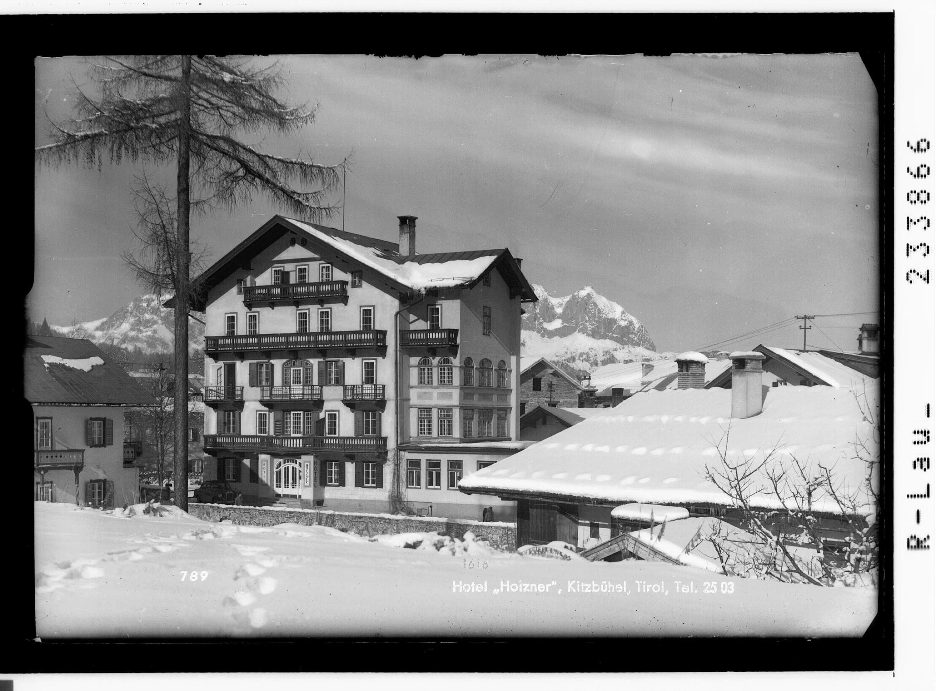 Hotel Holzner, Kitzbühel, Tirol></div>


    <hr>
    <div class=