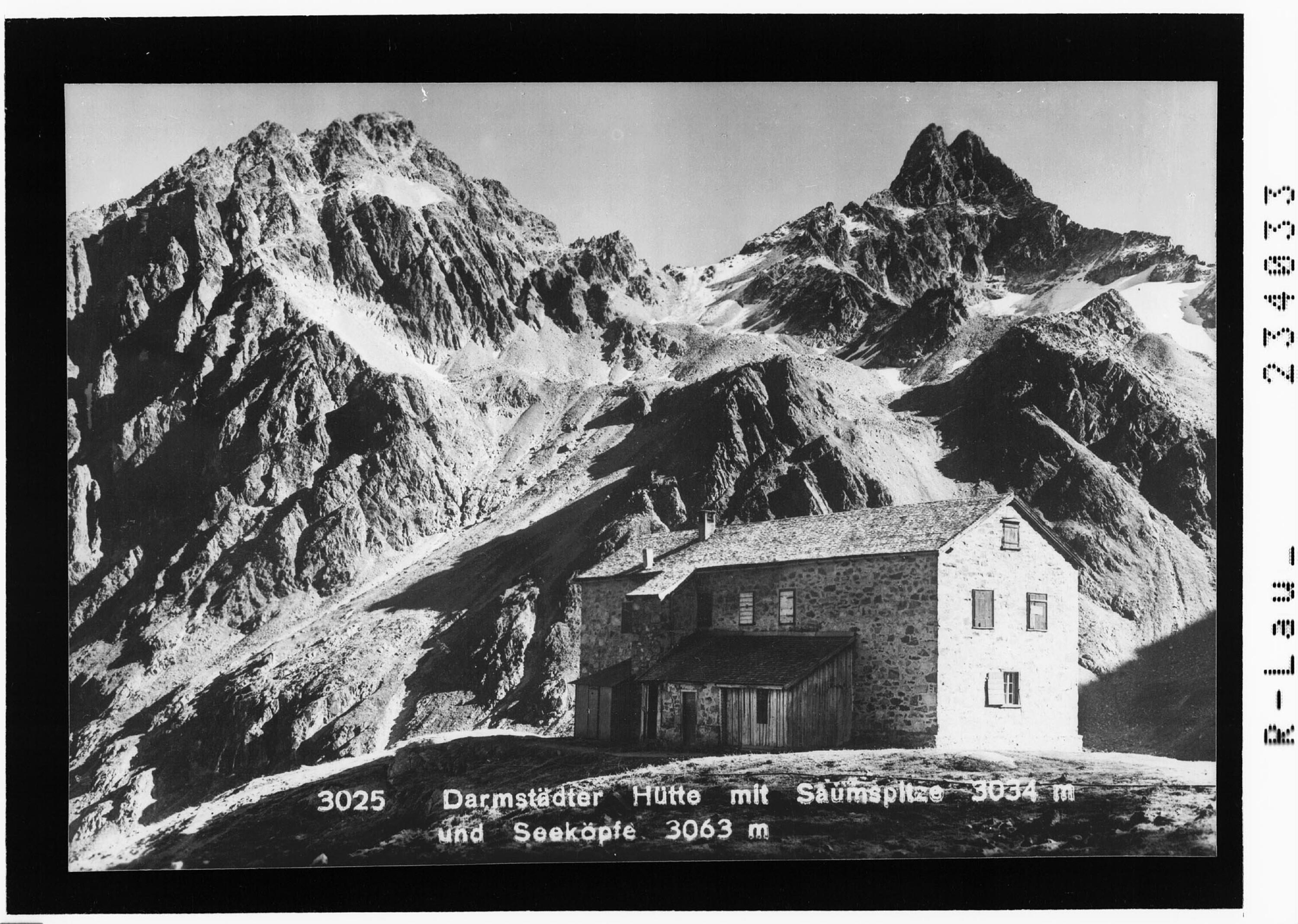 Darmstädter Hütte mit Saumspitze 3034 m und Seeköpfe 3063 m></div>


    <hr>
    <div class=