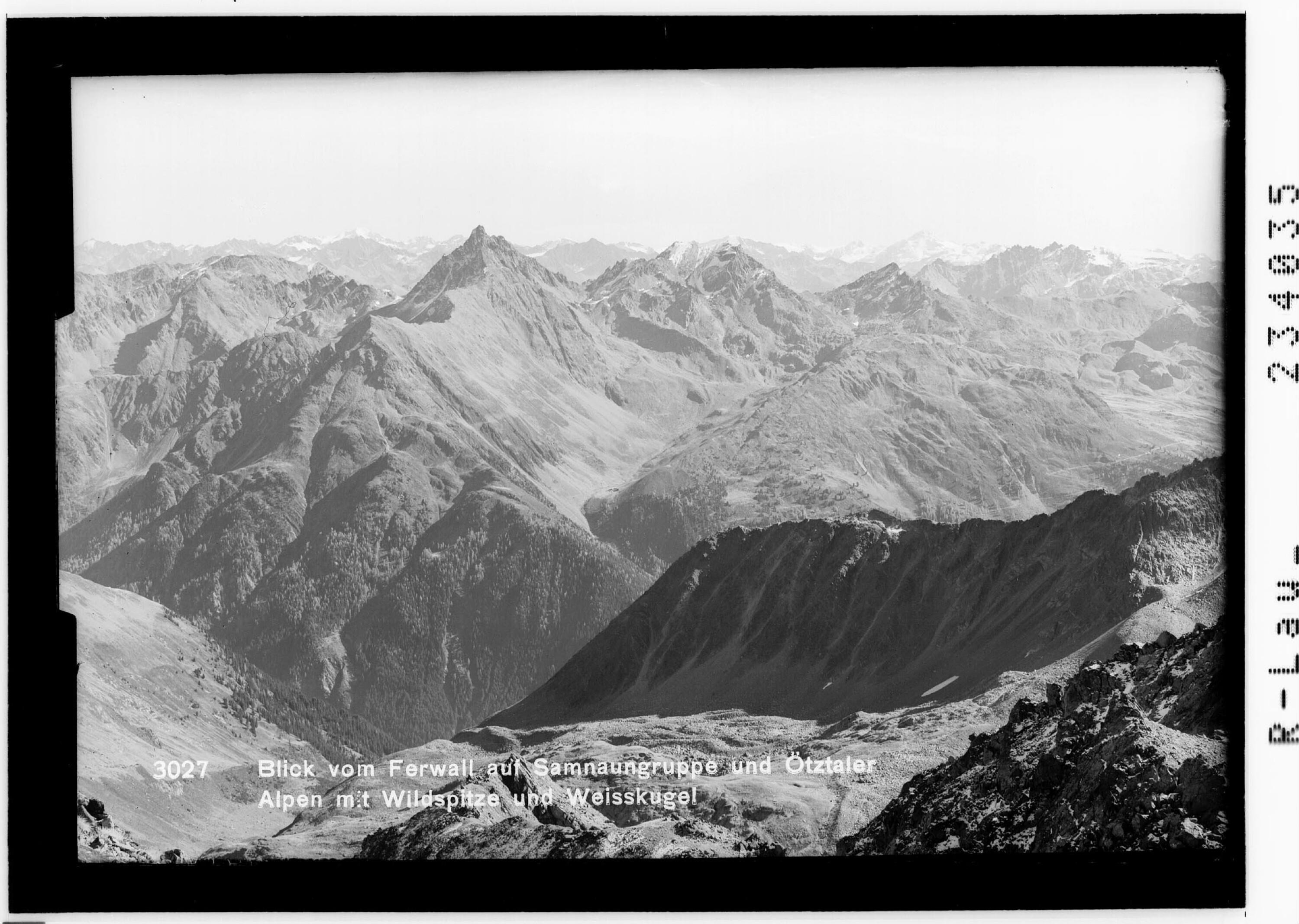 Blick vom Ferwall auf Samnaungruppe und Ötztaler Alpen mit Wildspitze und Weisskugel></div>


    <hr>
    <div class=