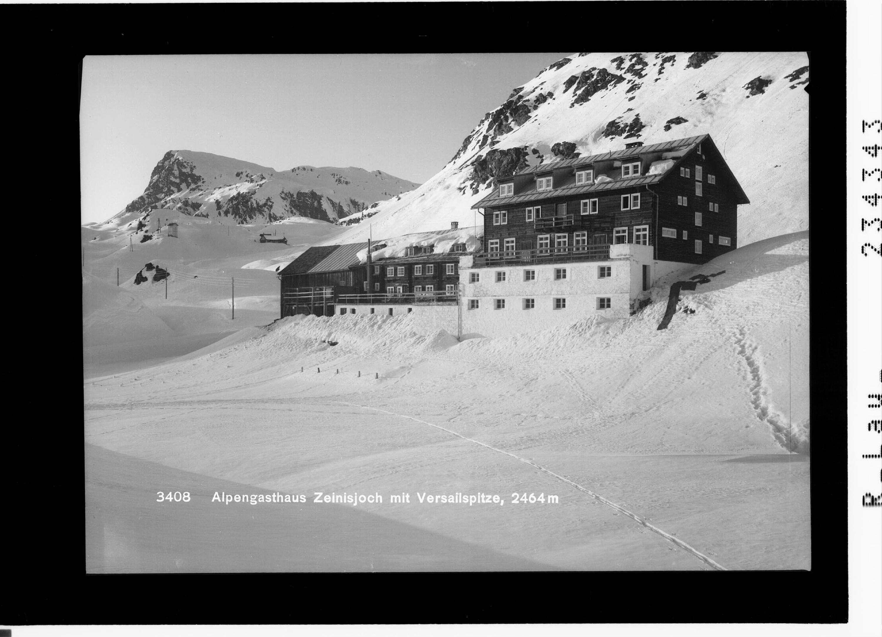 Alpengasthaus Zeinisjoch mit Versailspitze 2464 m></div>


    <hr>
    <div class=
