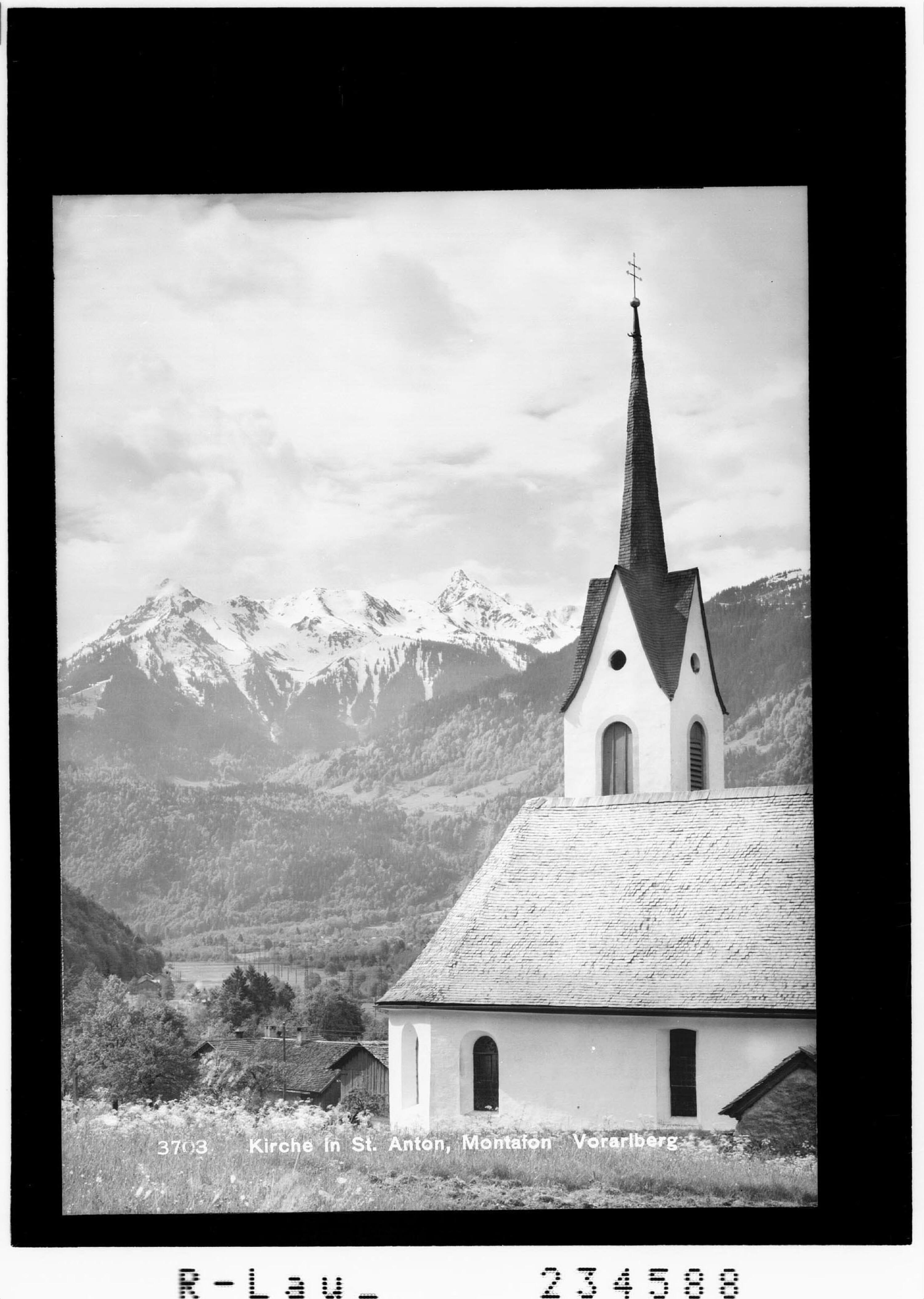 Kirche in St. Anton / Montafon / Vorarlberg></div>


    <hr>
    <div class=