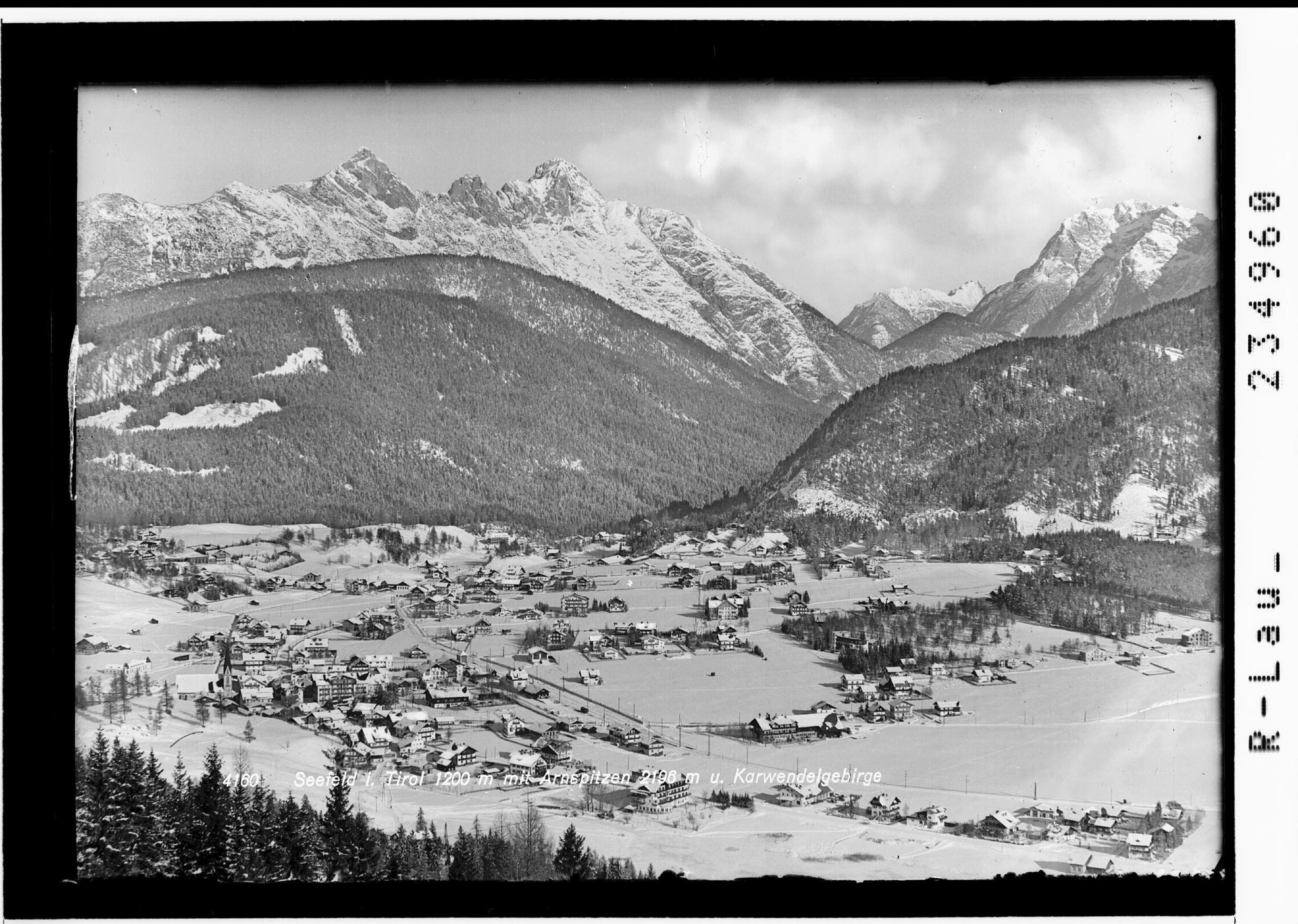 Seefeld in Tirol 1200 m mit Arnspitzen 2196 m und Karwendelgebirge></div>


    <hr>
    <div class=