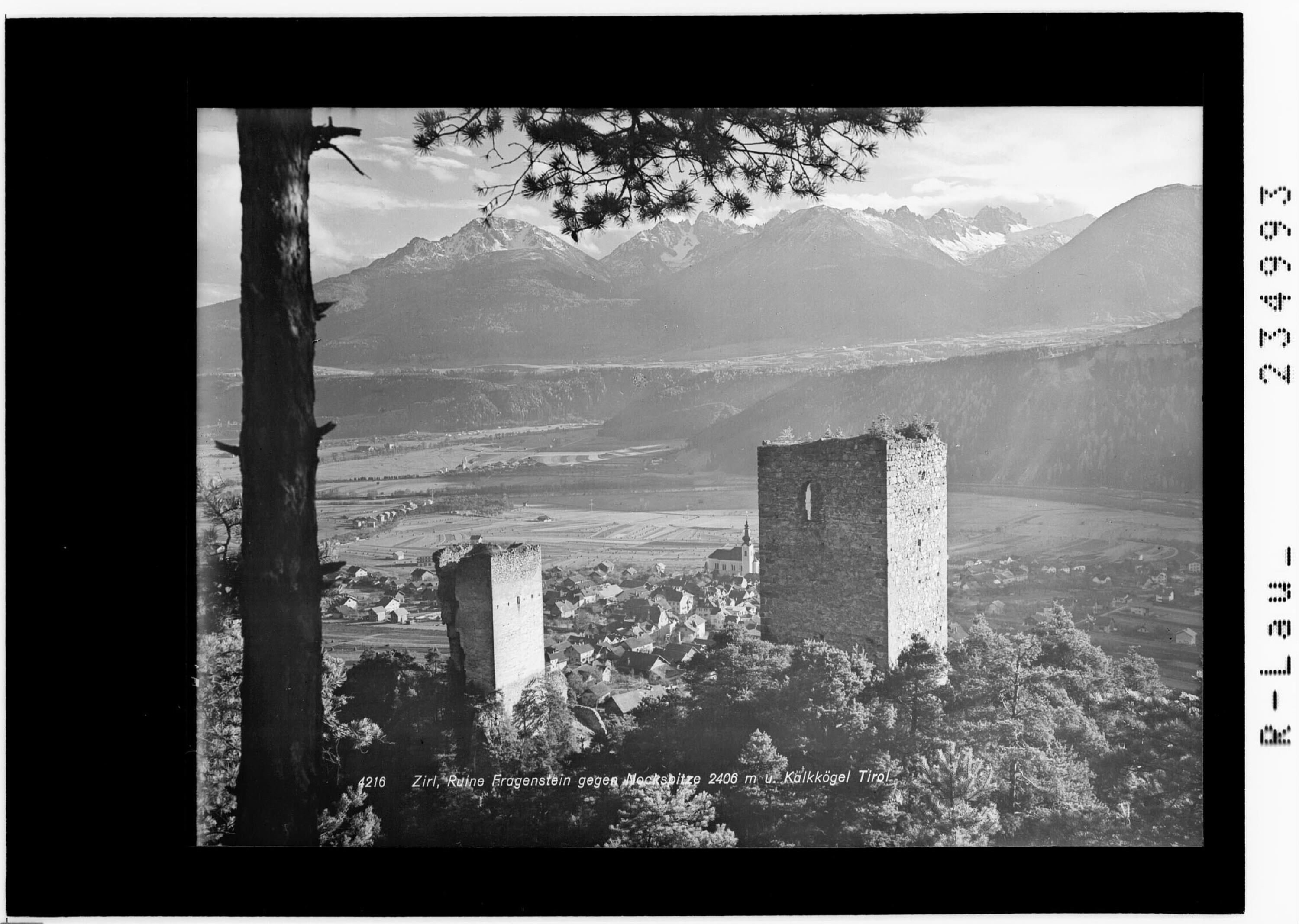 Zirl - Ruine Fragensteib gegen Nockspitze 2406 m und Kalkkögel / Tirol></div>


    <hr>
    <div class=