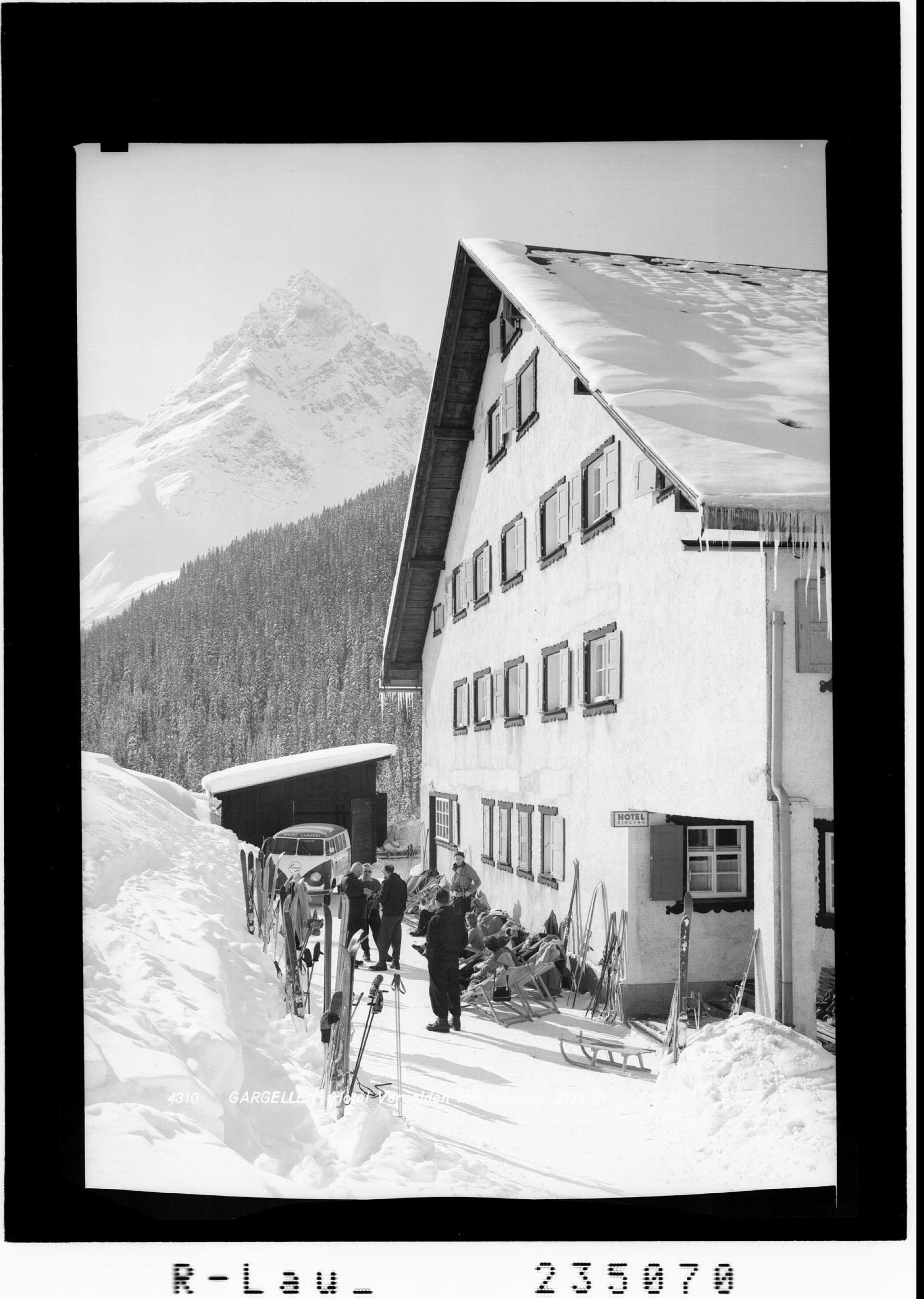 Gargellen / Hotel Vergalden mit Madrisa 2774 m></div>


    <hr>
    <div class=