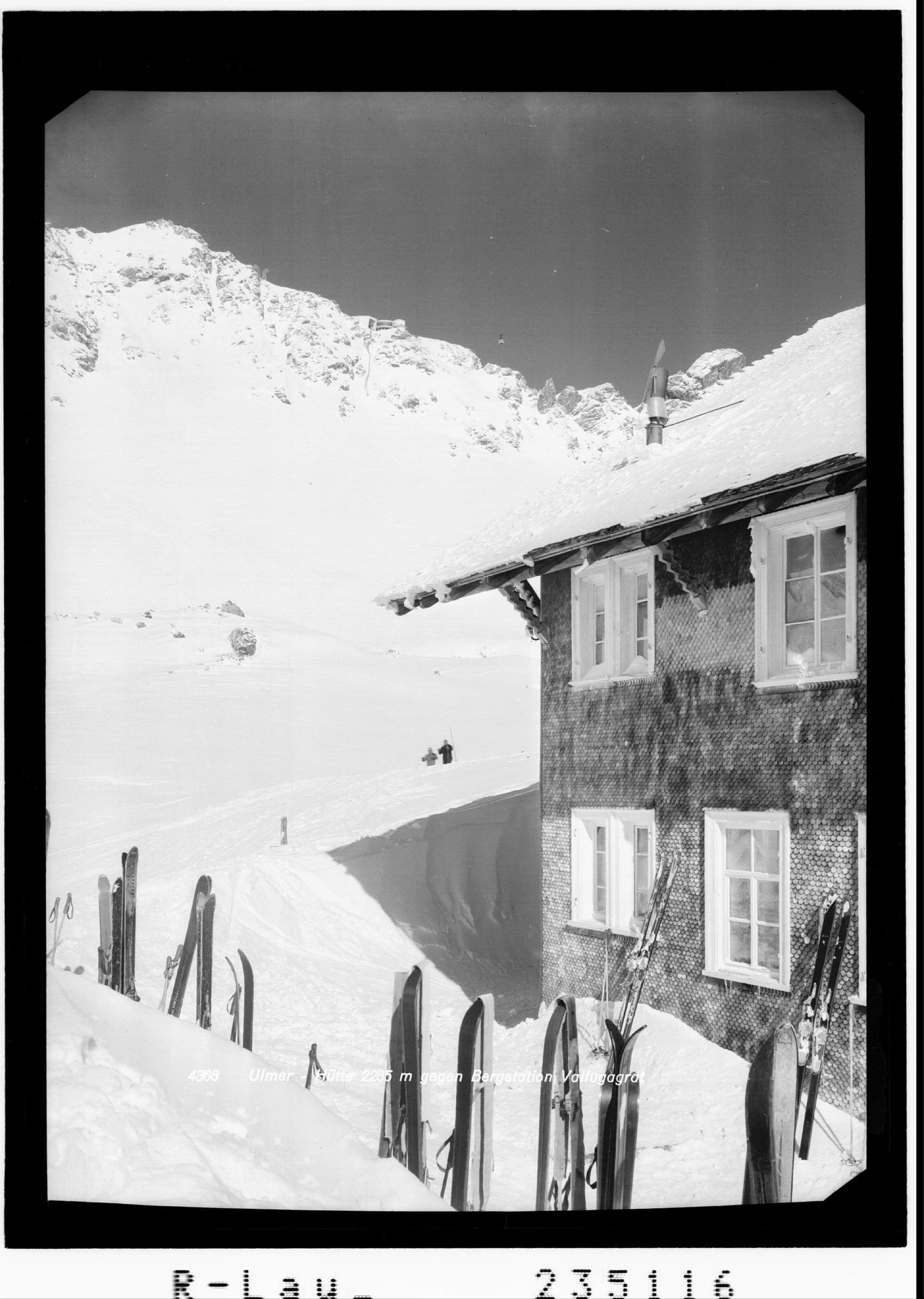 Ulmer Hütte 2285 m gegen Bergstation Vallugagrat></div>


    <hr>
    <div class=
