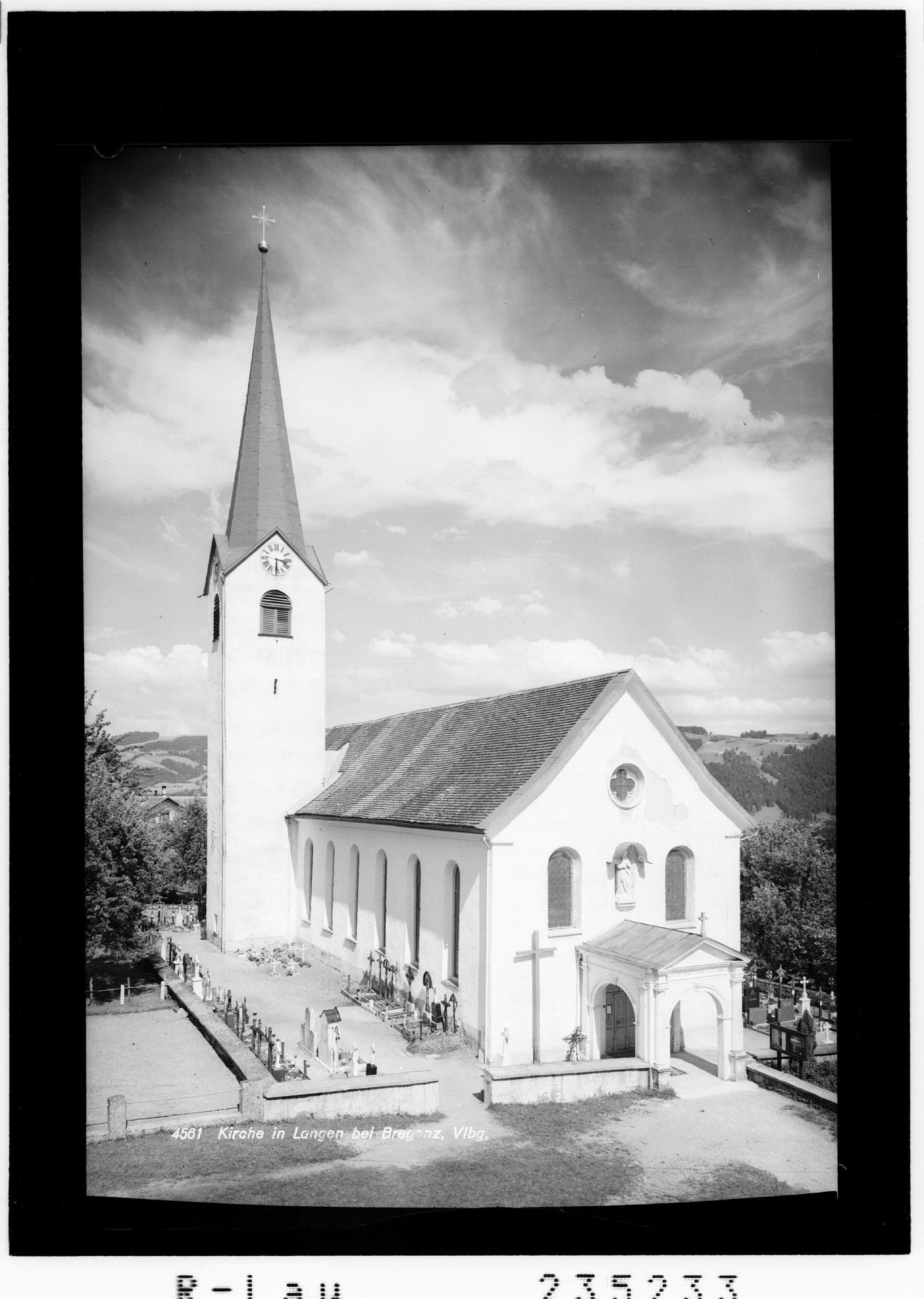 Kirche in Langen bei Bregenz / Vorarlberg></div>


    <hr>
    <div class=