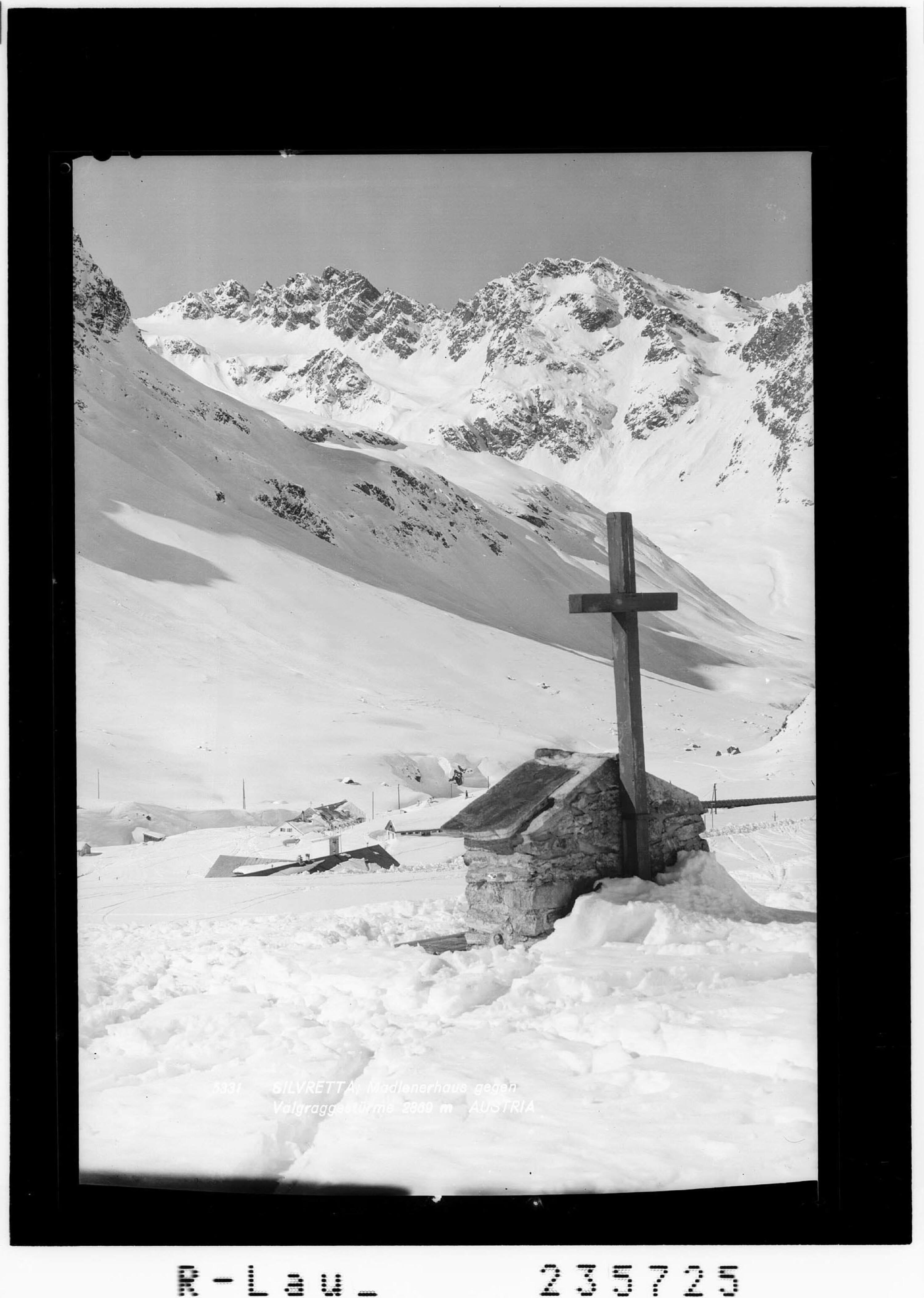 Silvretta / Madlenerhaus gegen Valgraggestürme 2869 m / Austria></div>


    <hr>
    <div class=