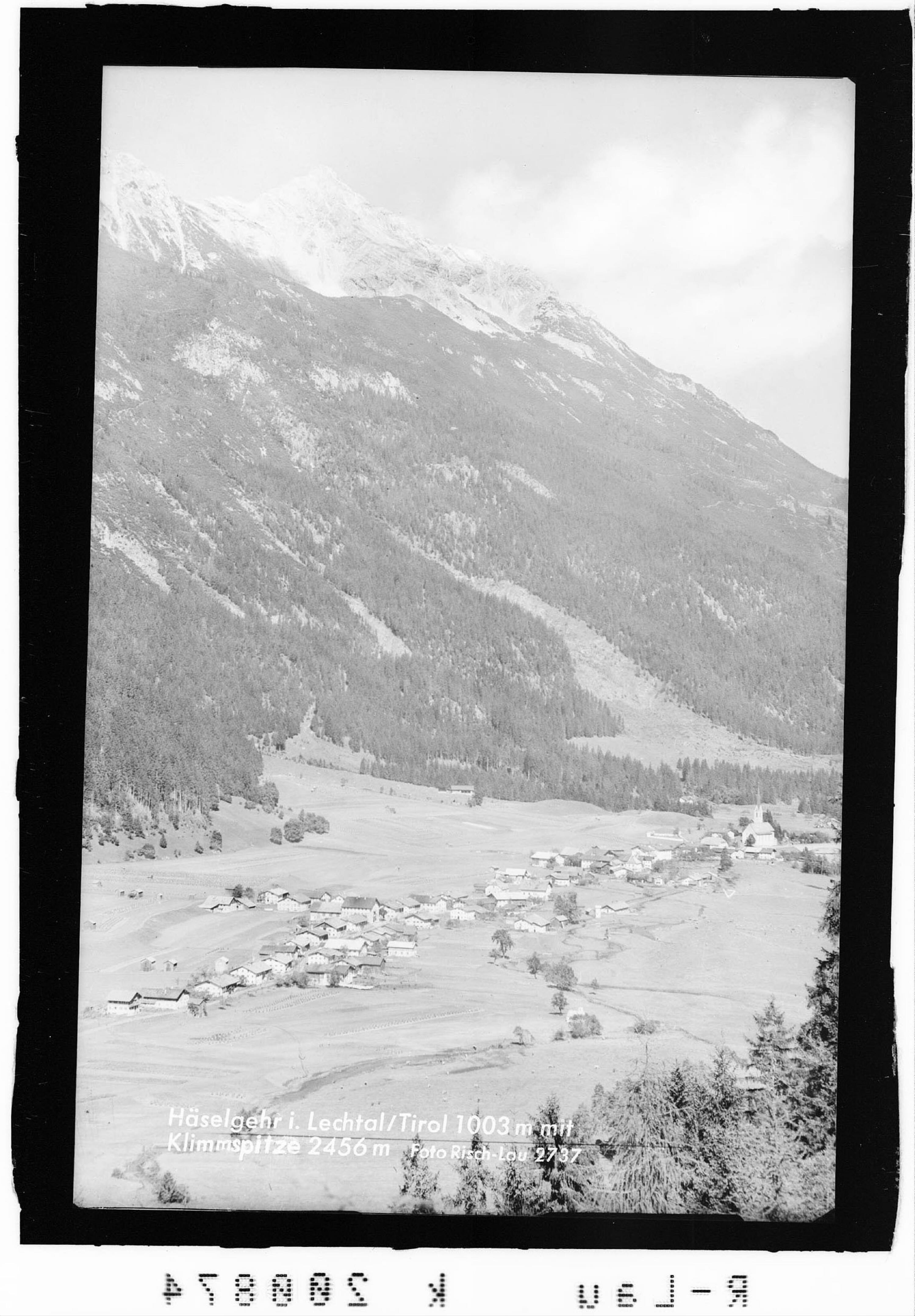 Häselgehr im Lechtal / Tirol 1003 m mit Klimmspitze 2456 m></div>


    <hr>
    <div class=