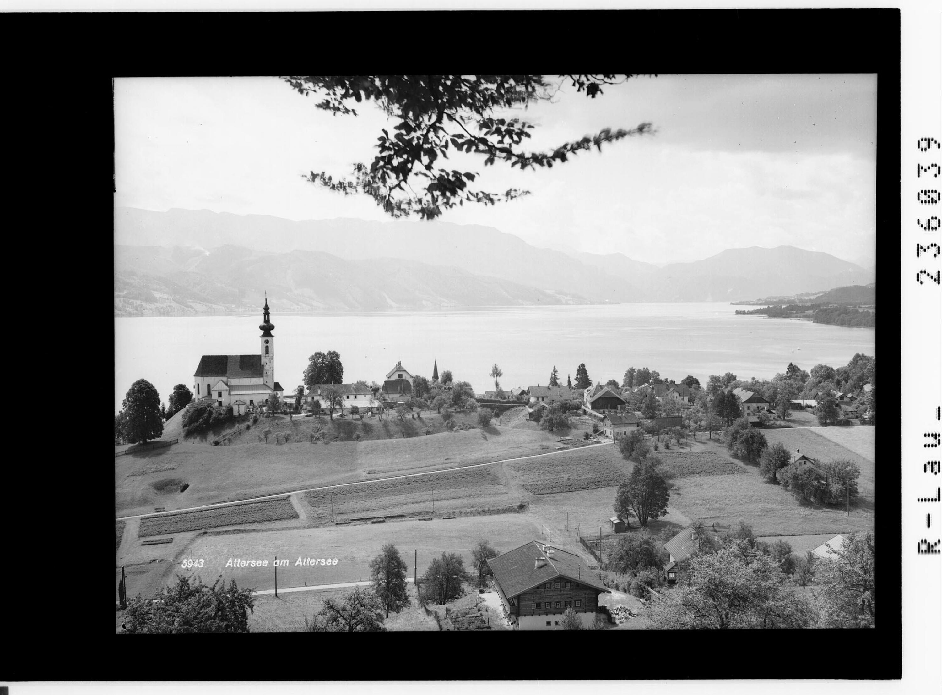 Attersee am Attersee></div>


    <hr>
    <div class=