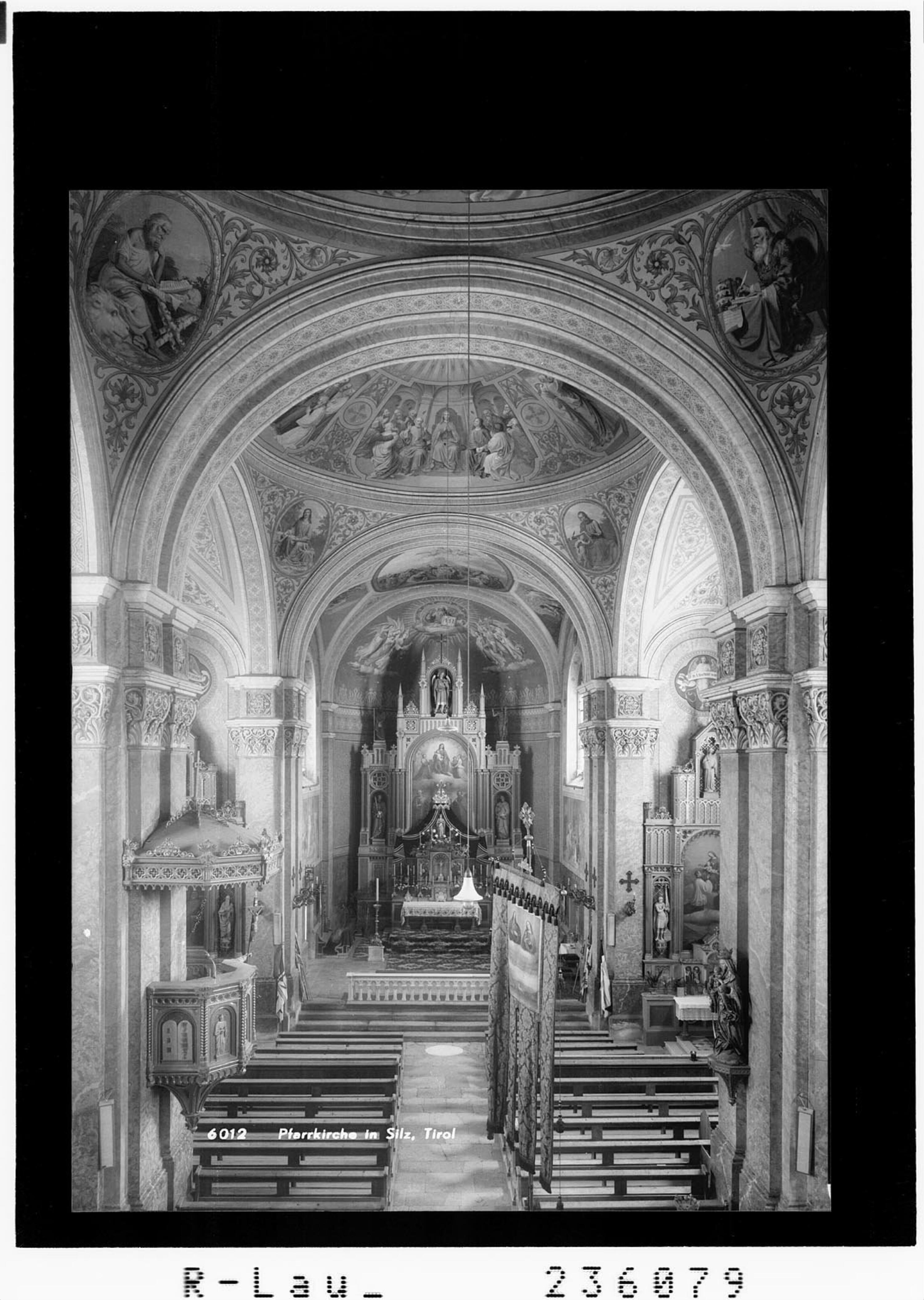 Pfarrkirche in Silz / Tirol></div>


    <hr>
    <div class=