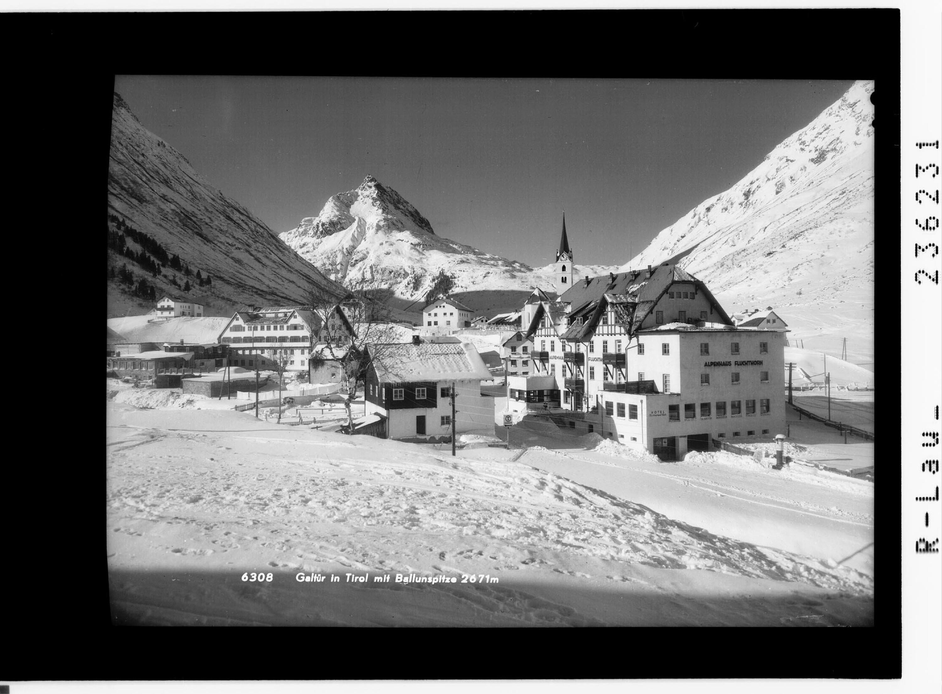 Galtür in Tirol mit Ballunspitze 2671 m></div>


    <hr>
    <div class=