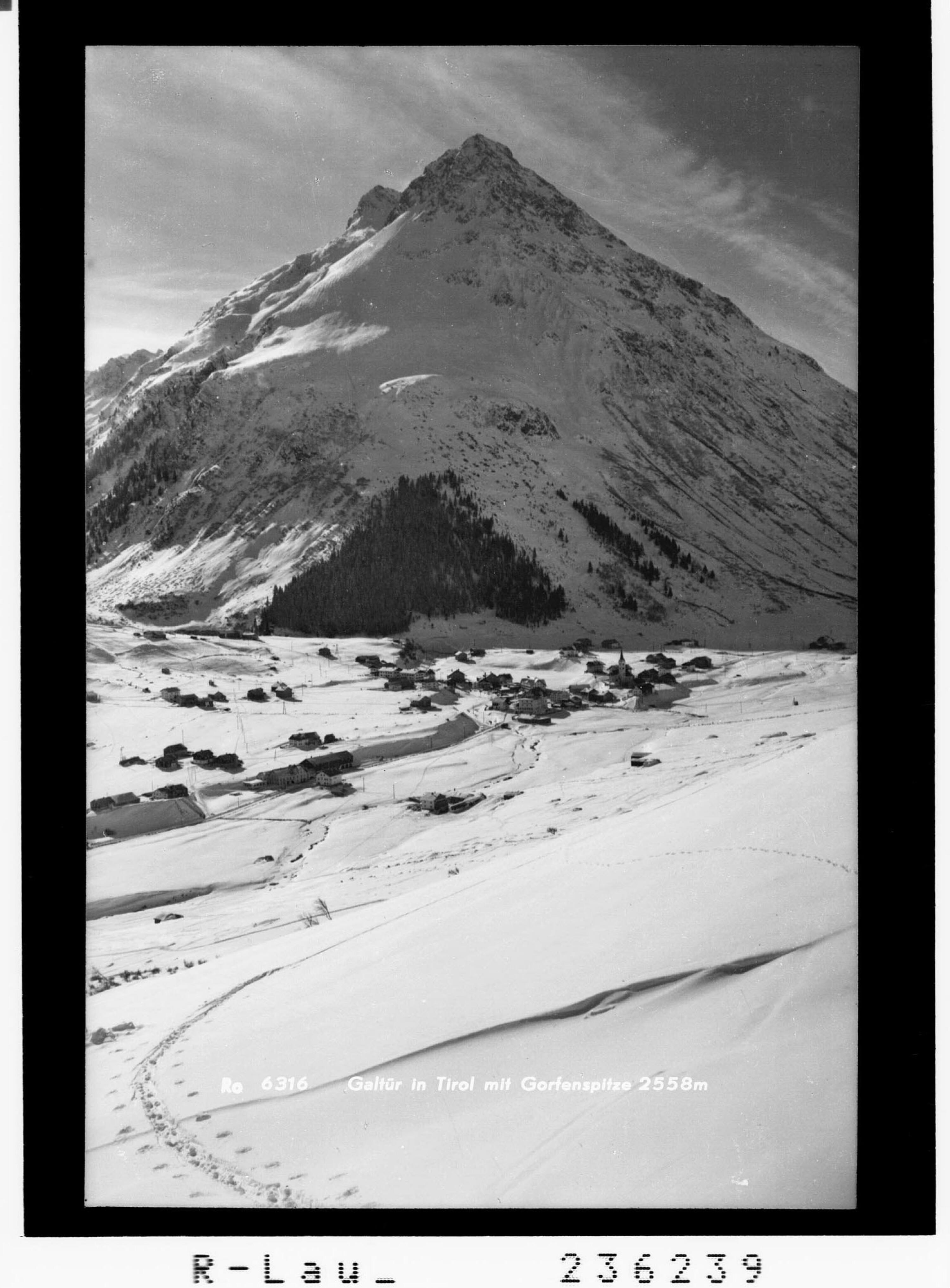 Galtür in Tirol mit Gorfenspitze 2558 m></div>


    <hr>
    <div class=