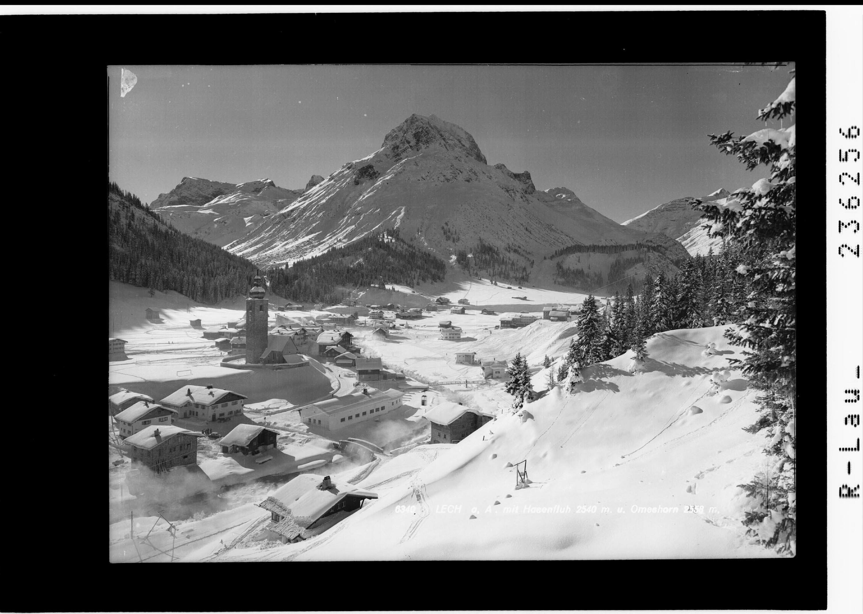 Lech am Arlberg mit Hasenfluh 2540 m und Omeshorn 2558 m></div>


    <hr>
    <div class=