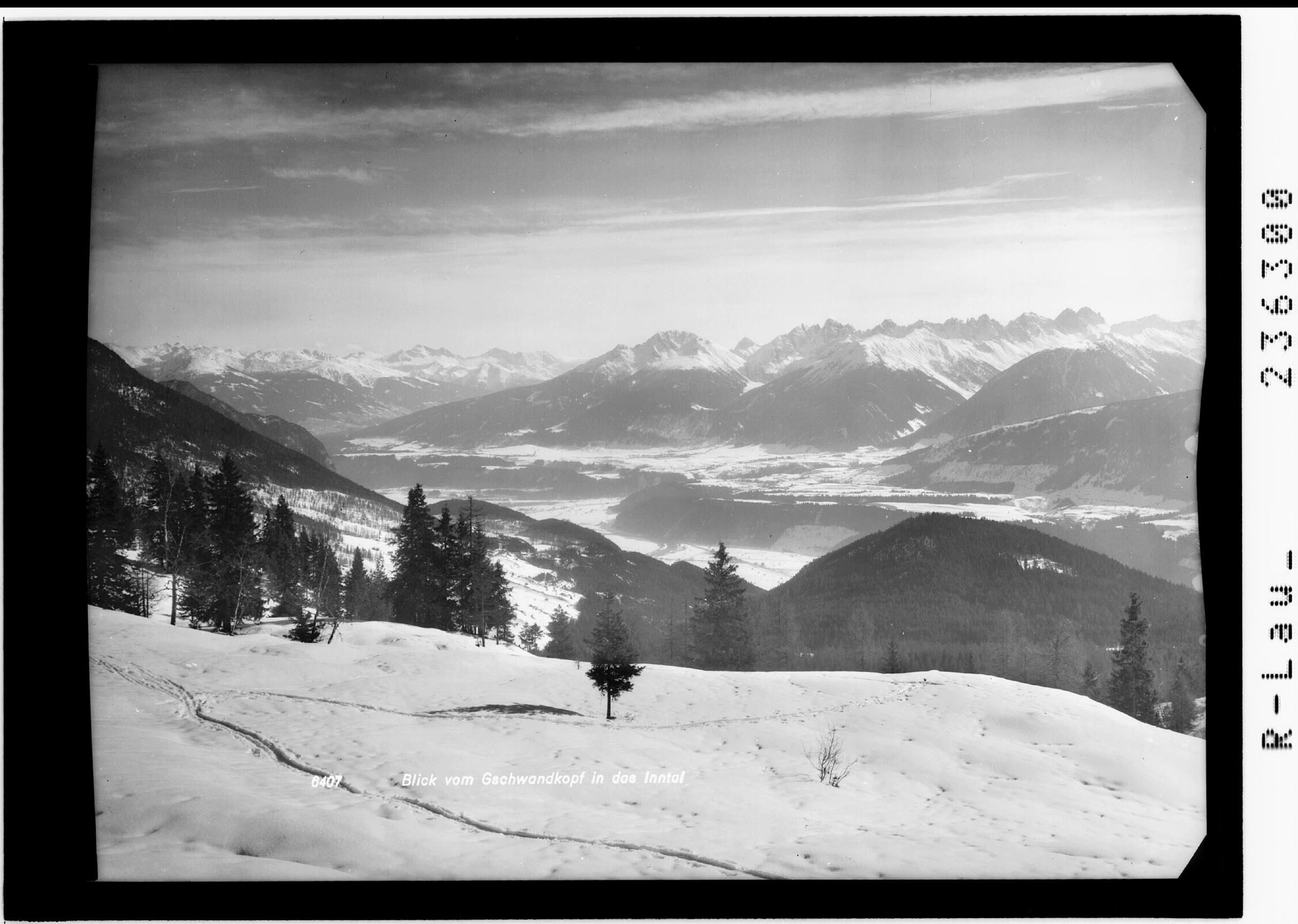 Blick vom Gschwandkopf in das Inntal></div>


    <hr>
    <div class=