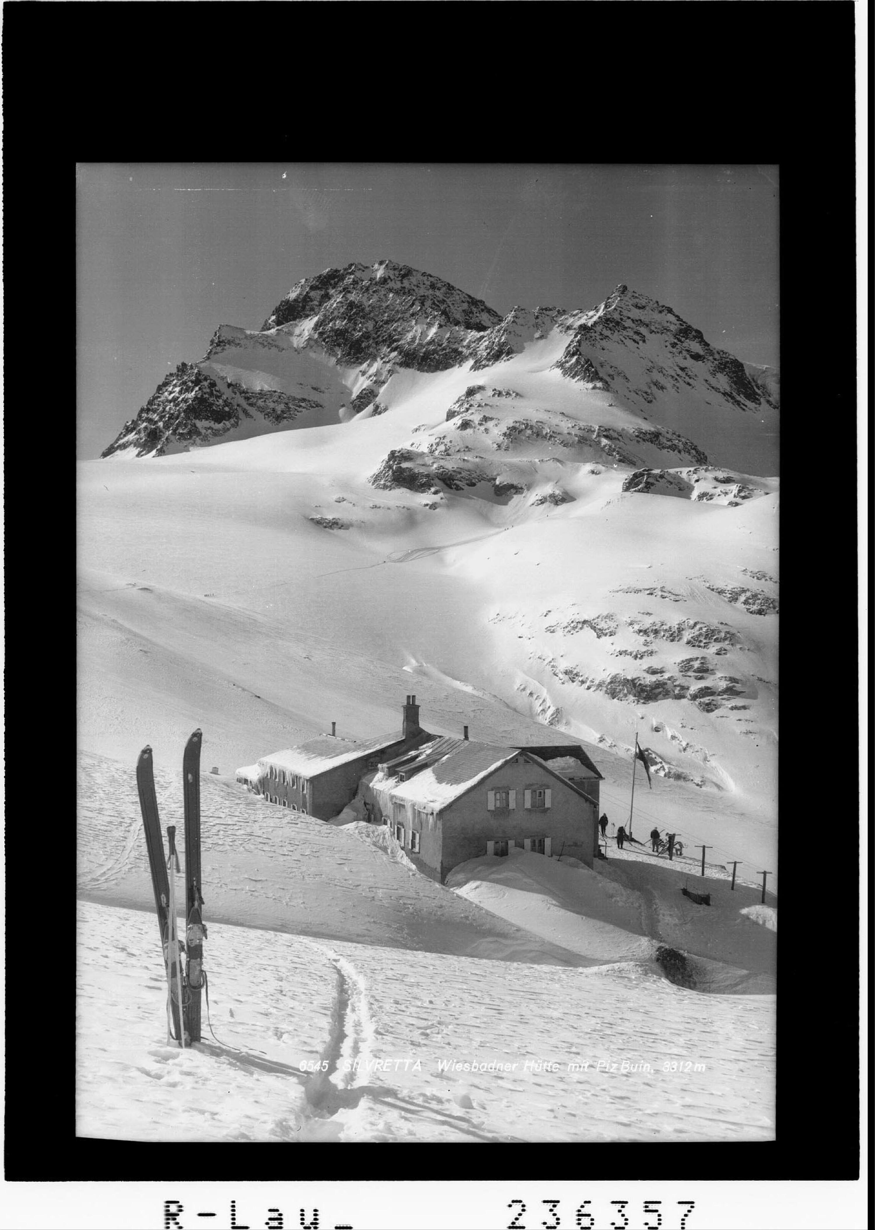 Silvretta / Wiesbadner Hütte mit Piz Bin 3312 m></div>


    <hr>
    <div class=