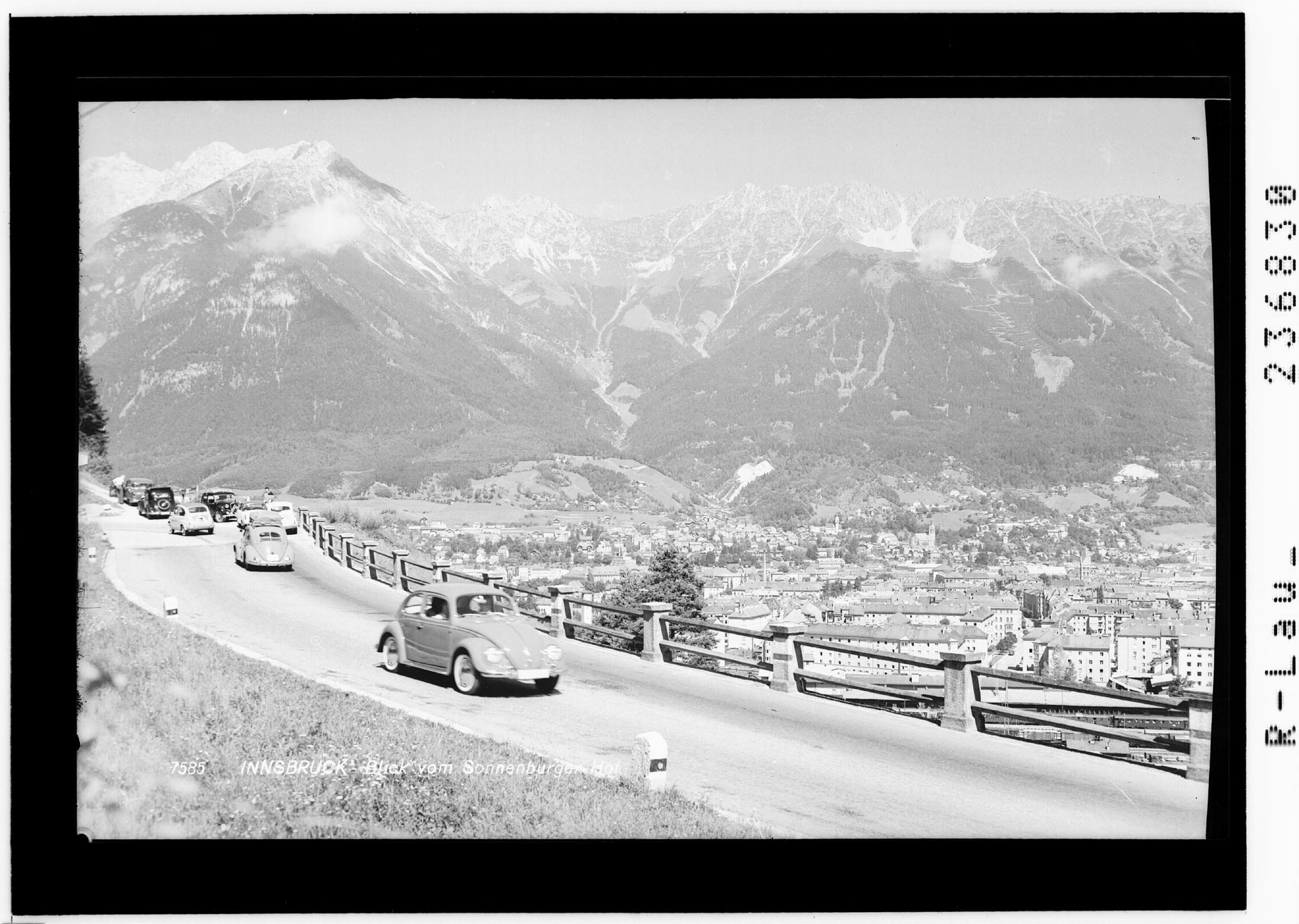 Innsbruck / Blick vom Sonnenburger Hof></div>


    <hr>
    <div class=