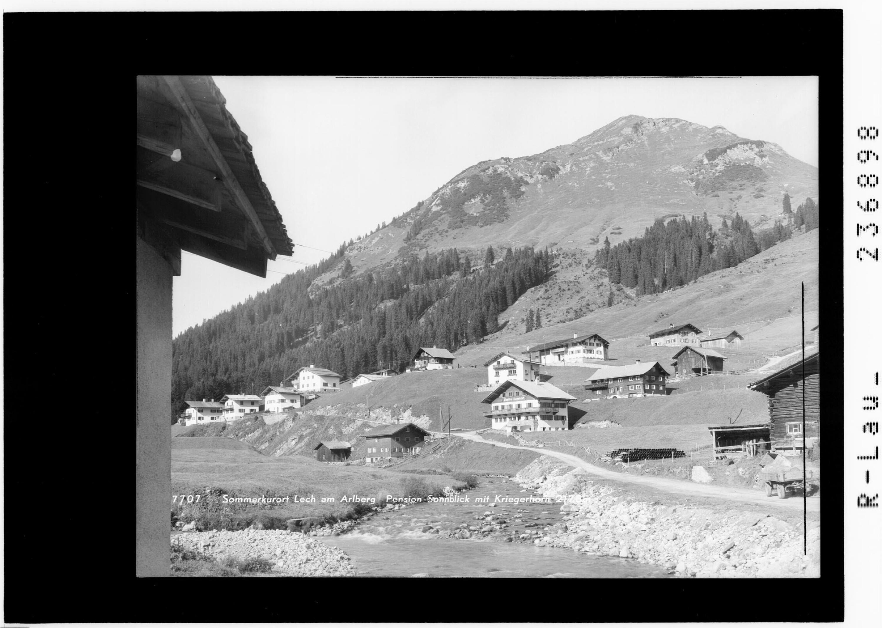 Lech am Arlberg / Pension Sonnblick gegen Kriegerhorn 2178 m></div>


    <hr>
    <div class=