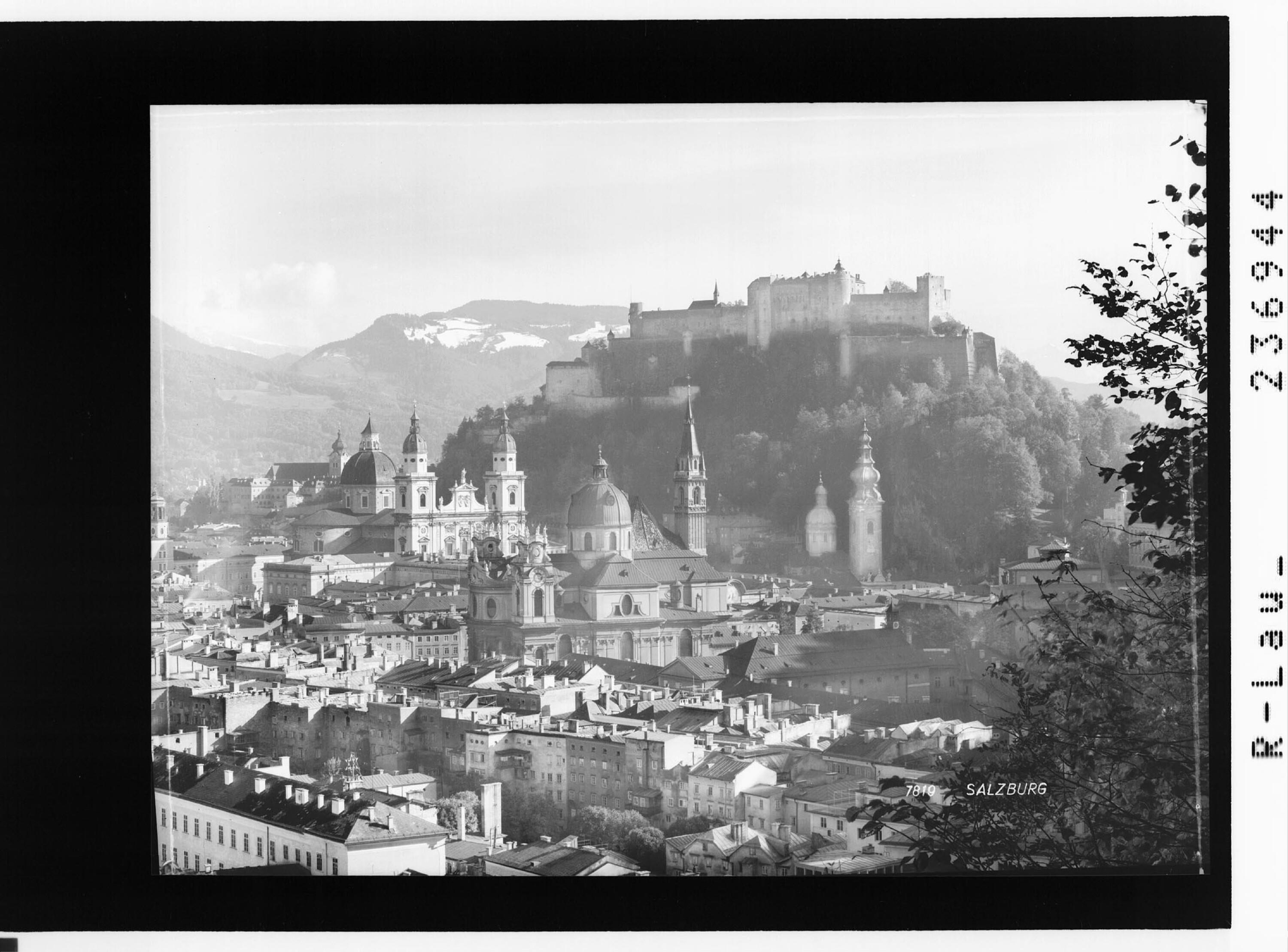 Salzburg></div>


    <hr>
    <div class=