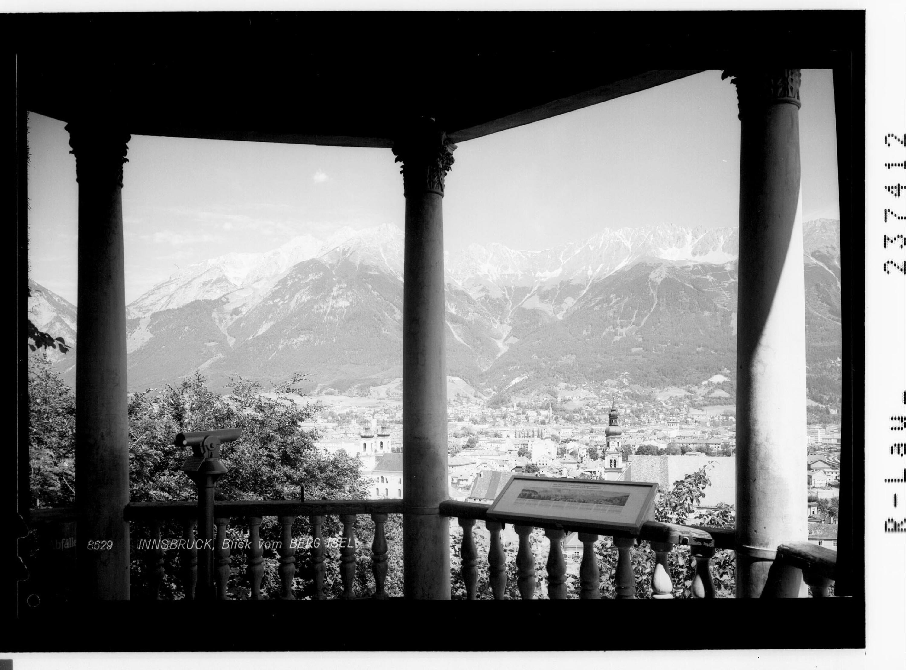 Innsbruck / Blick vom Berg Isel></div>


    <hr>
    <div class=