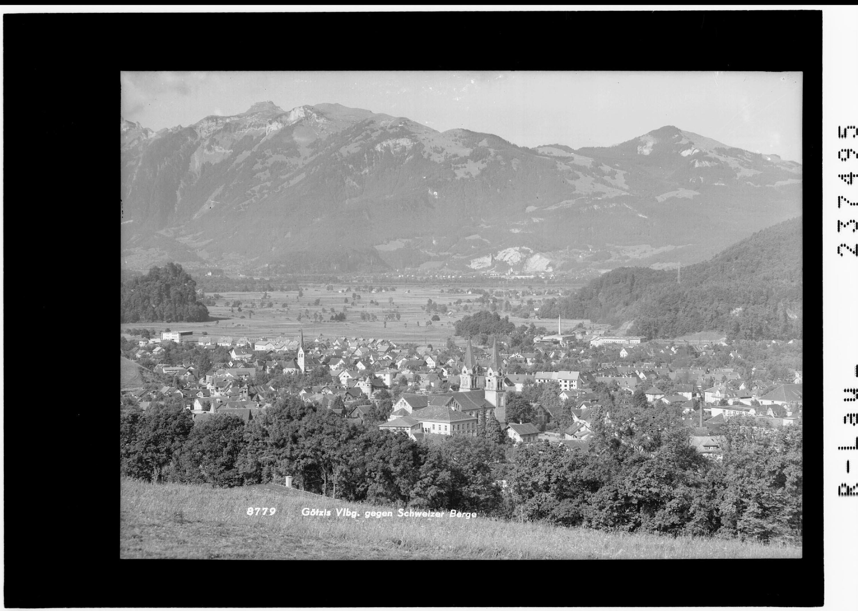 Götzis / Vorarlberg / gegen Schweizer Berge></div>


    <hr>
    <div class=