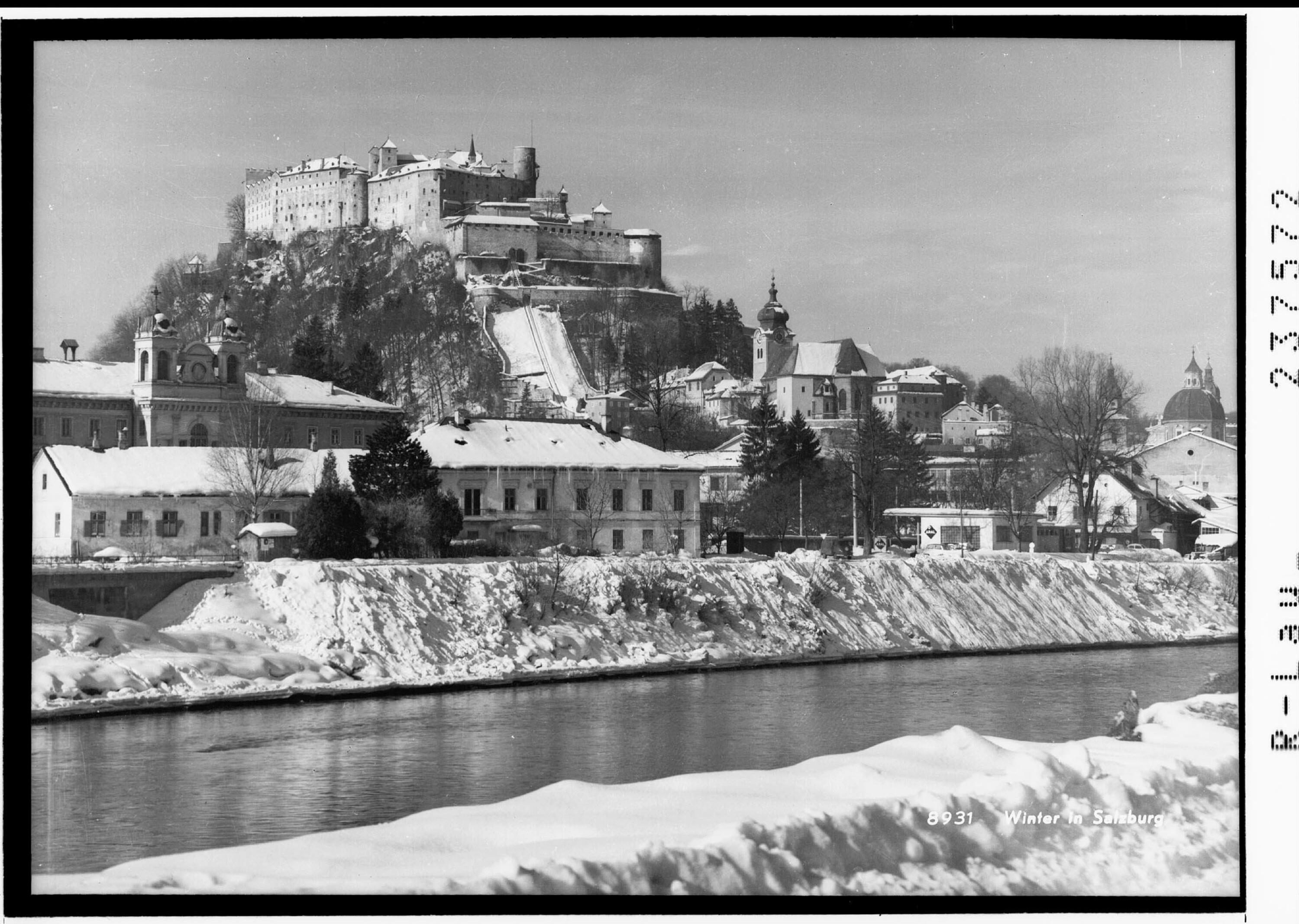 Winter in Salzburg></div>


    <hr>
    <div class=