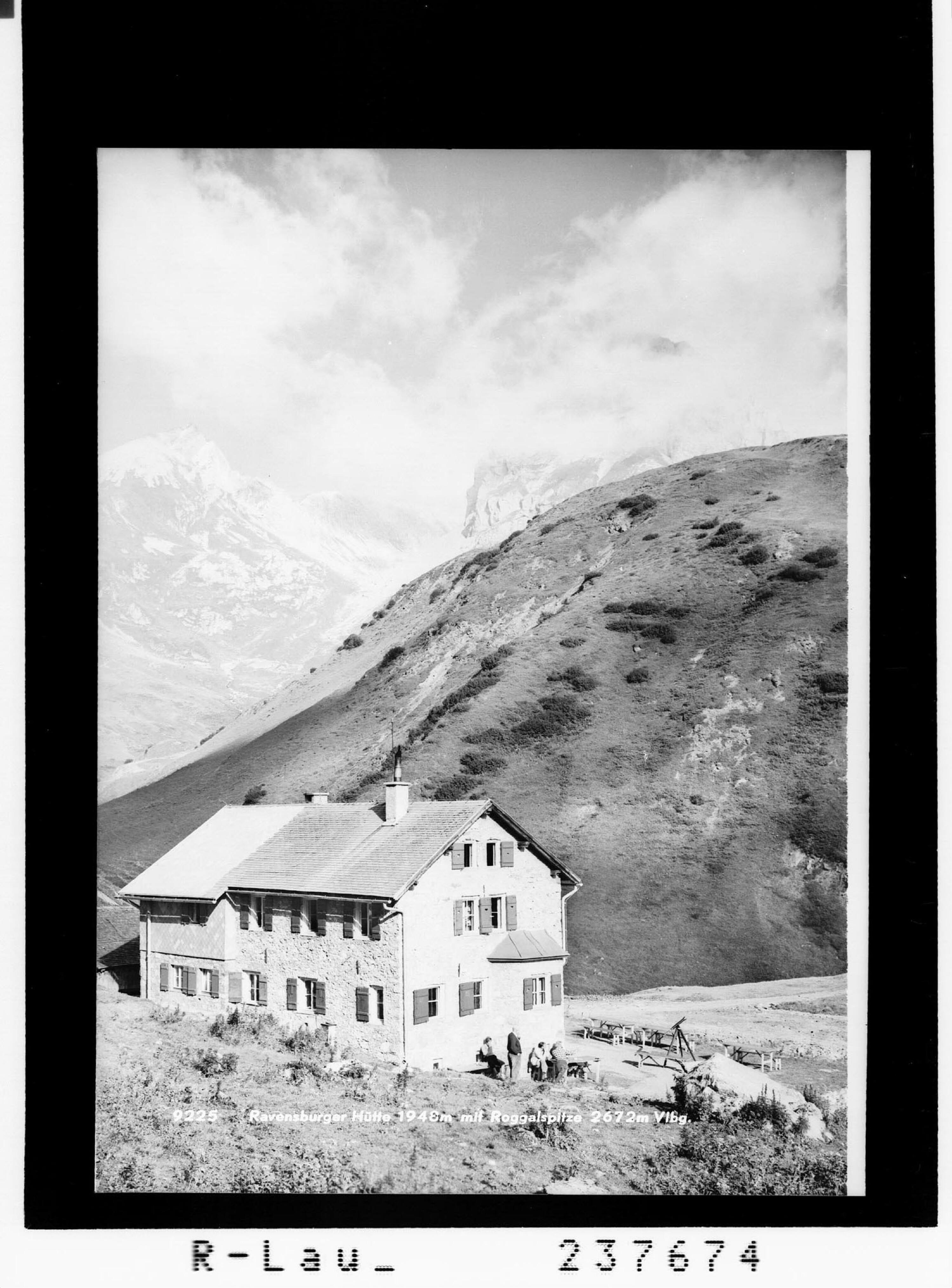 Ravensburger Hütte 1948 m mit Roggalspitze 2672 m / Vorarlberg></div>


    <hr>
    <div class=