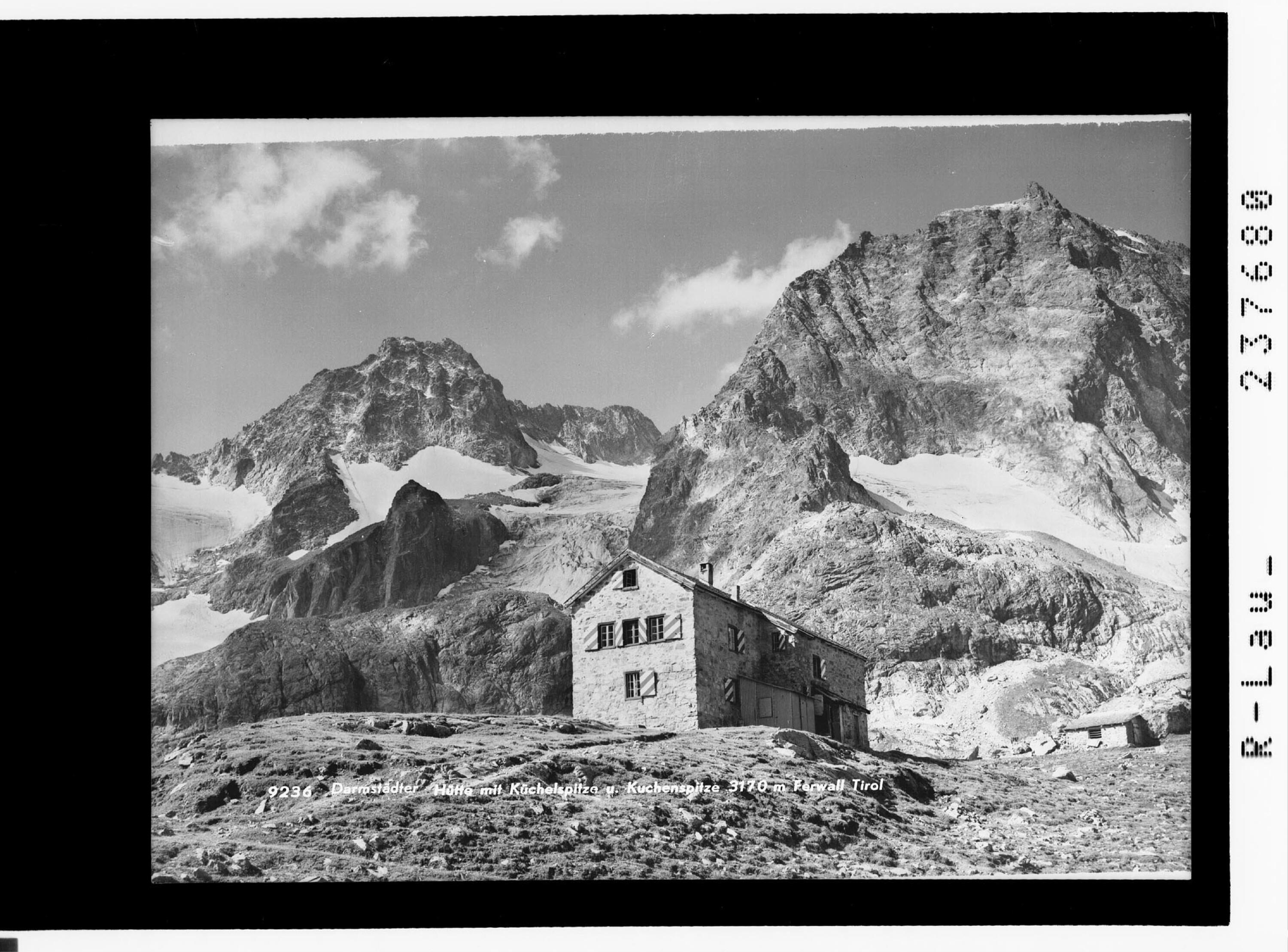 Darmstädter Hütte mit Küchelspitze und Kuchenspitze 3170 m / Ferwall / Tirol></div>


    <hr>
    <div class=