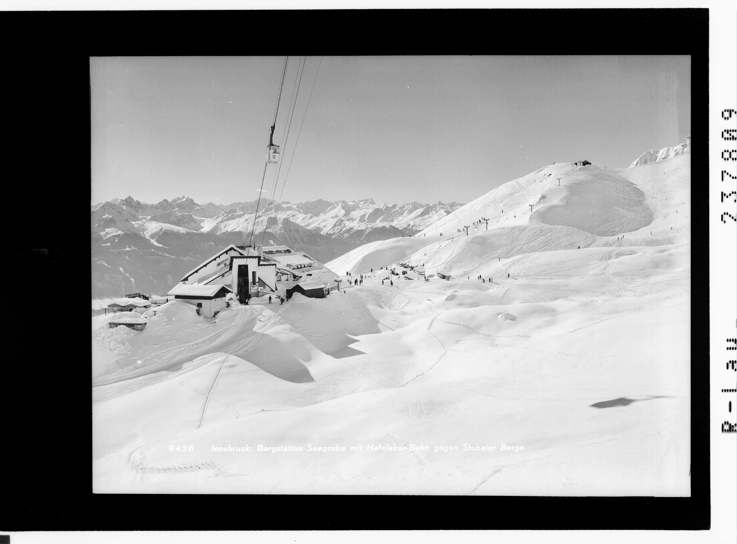 Innsbruck / Bergstation Seegrube mit Hafelekarbahn gegen Stubaier Berge></div>


    <hr>
    <div class=
