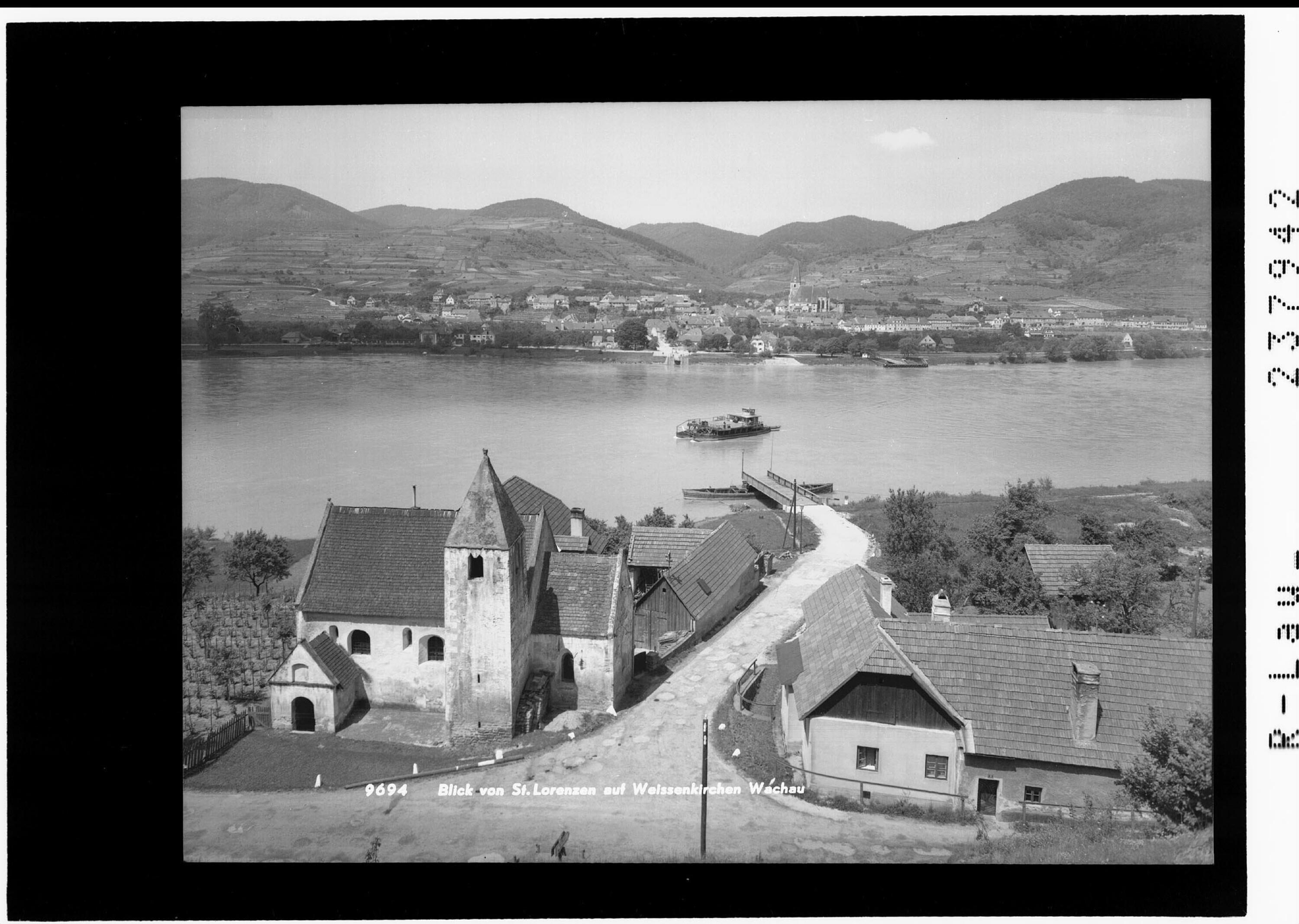 Blick von St.Lorenzen auf Weissenkirchen / Wachau></div>


    <hr>
    <div class=