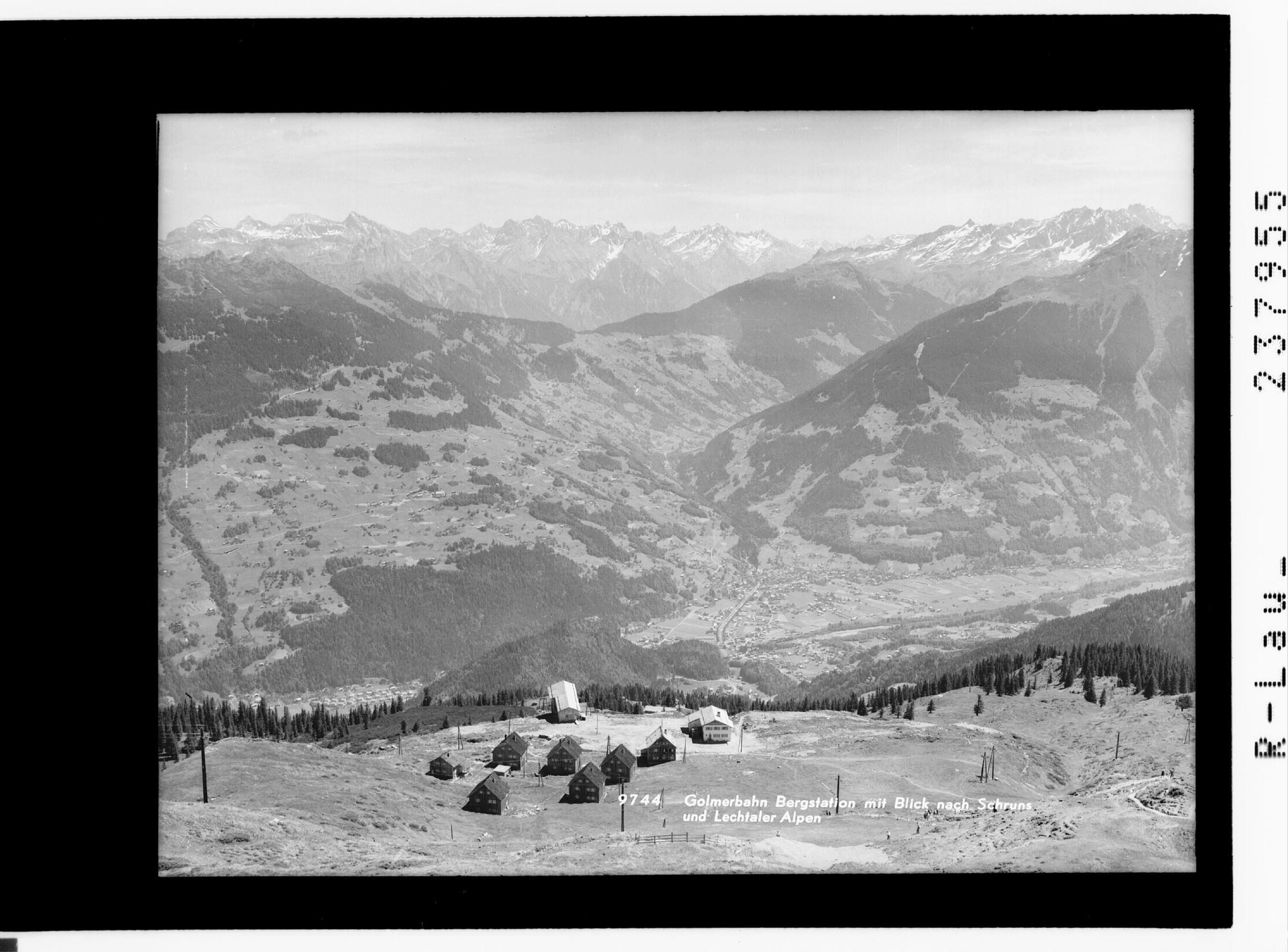 Golmerbahn - Bergstation mit Blick nach Schruns und Lechtaler Alpen></div>


    <hr>
    <div class=