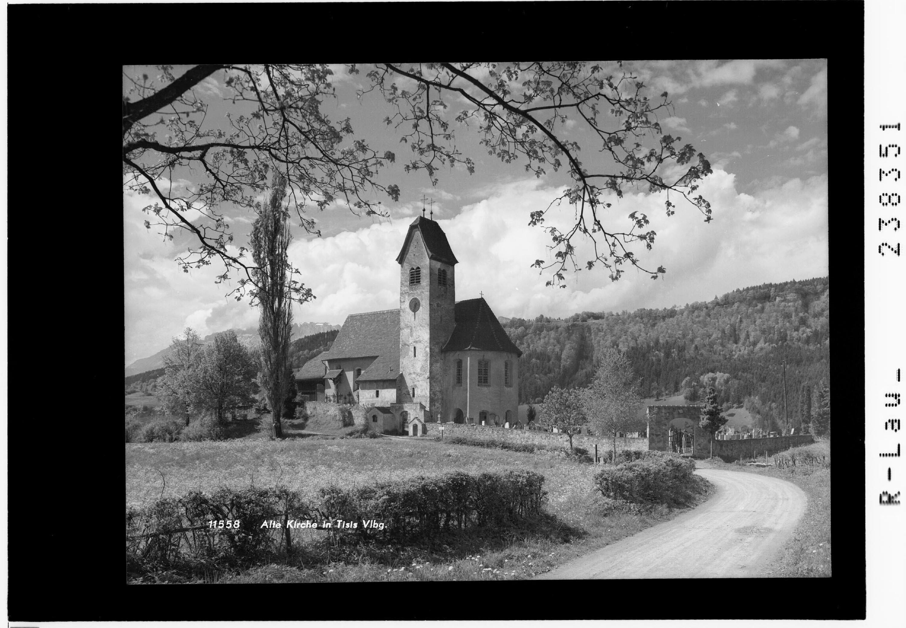 Alte Kirche in Tisis / Vorarlberg></div>


    <hr>
    <div class=