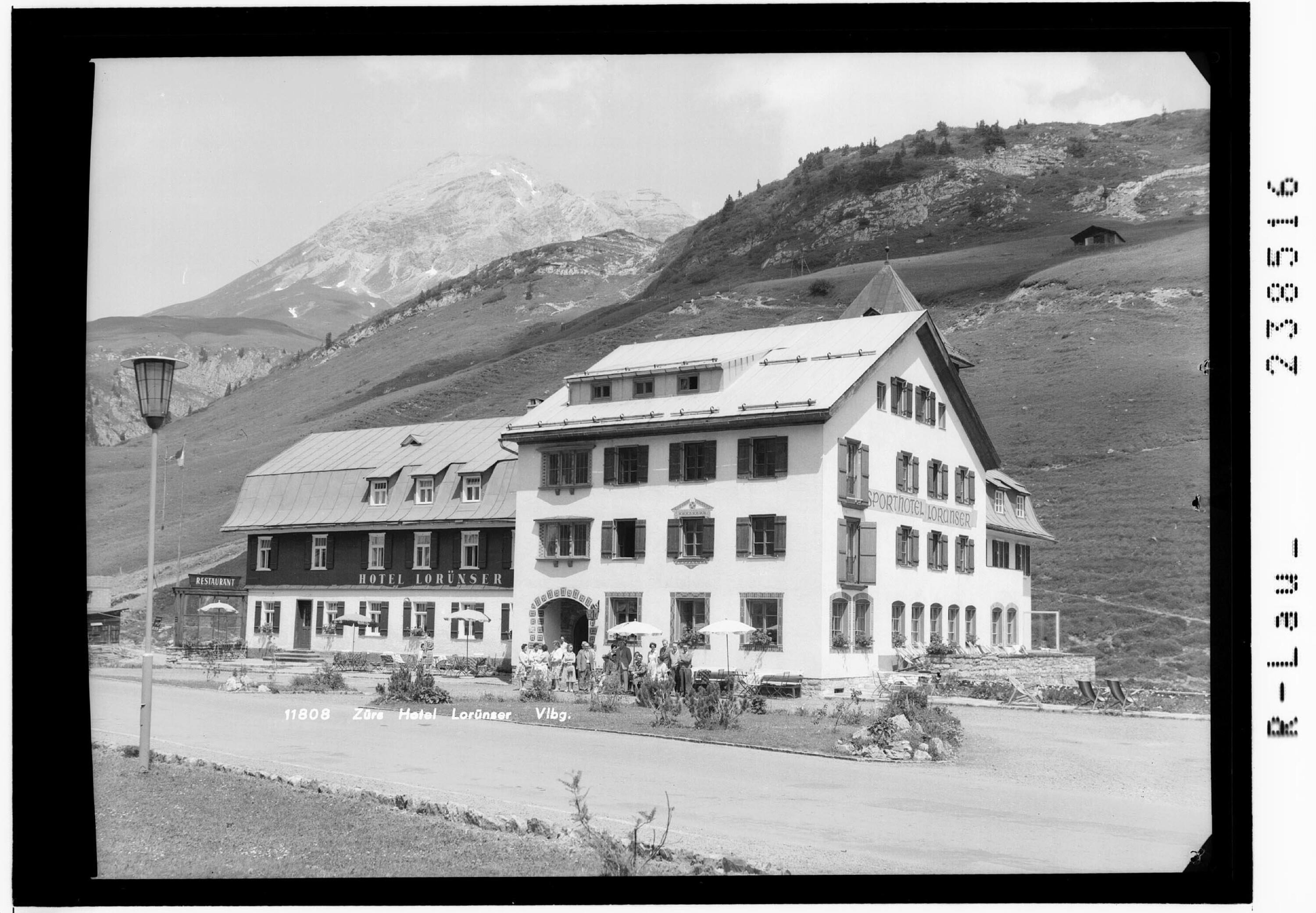 Zürs / Hotel Lorünser / Vorarlberg></div>


    <hr>
    <div class=