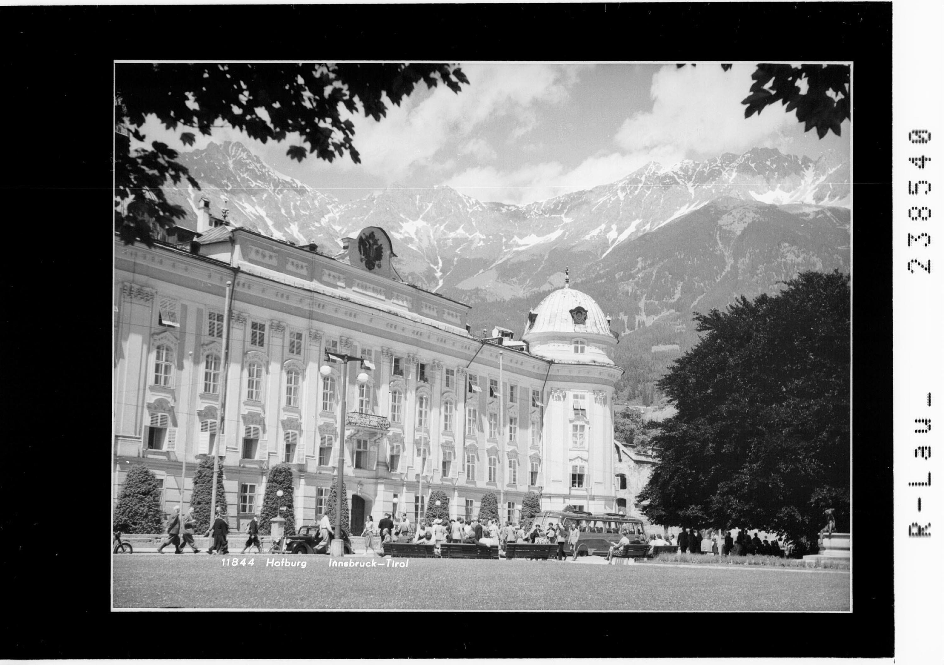 Hofburg / Innsbruck - Tirol></div>


    <hr>
    <div class=