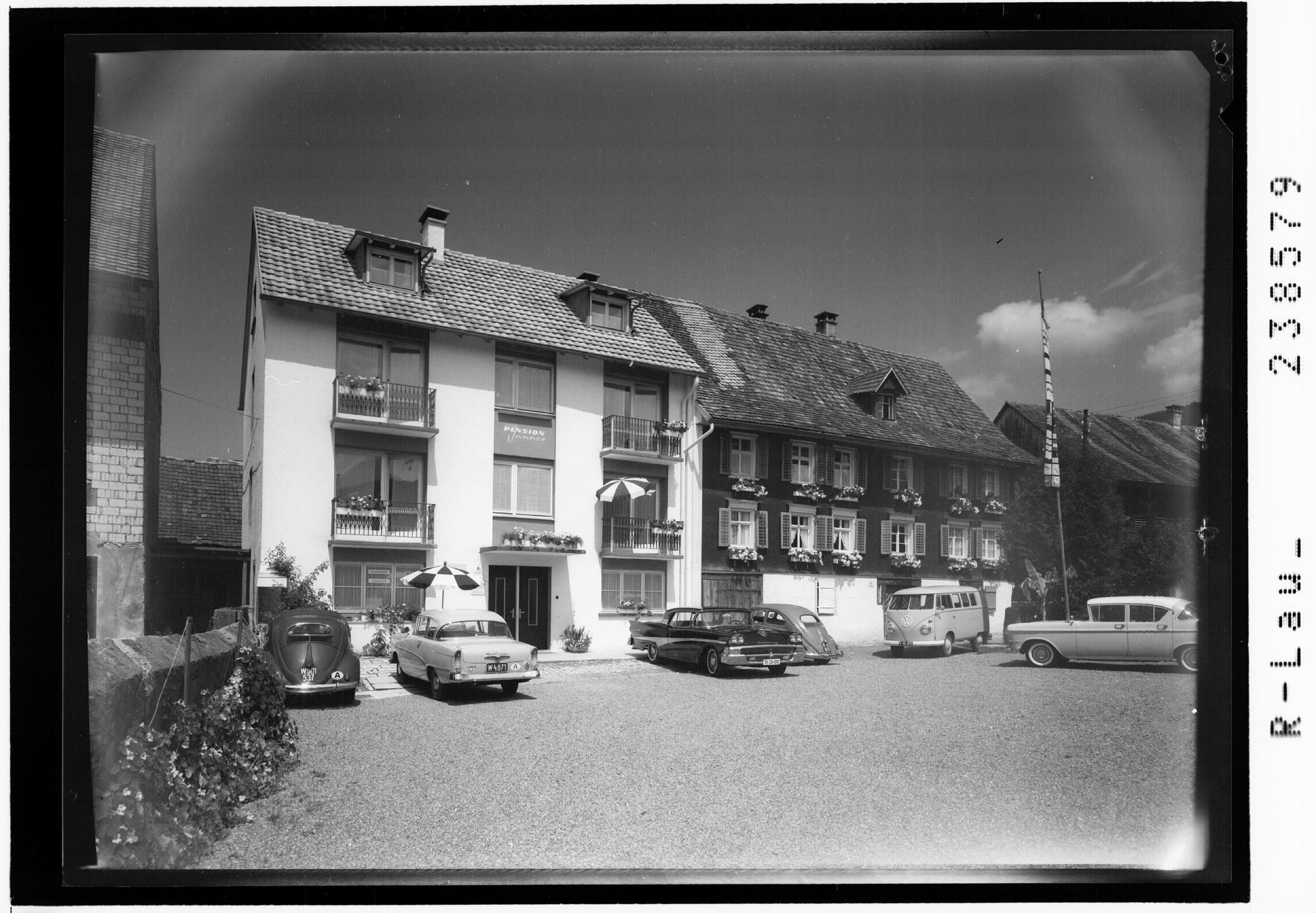 [Pension Janner und das Geburtshaus von Franz Martin Hämmerle in Dornbirn]></div>


    <hr>
    <div class=