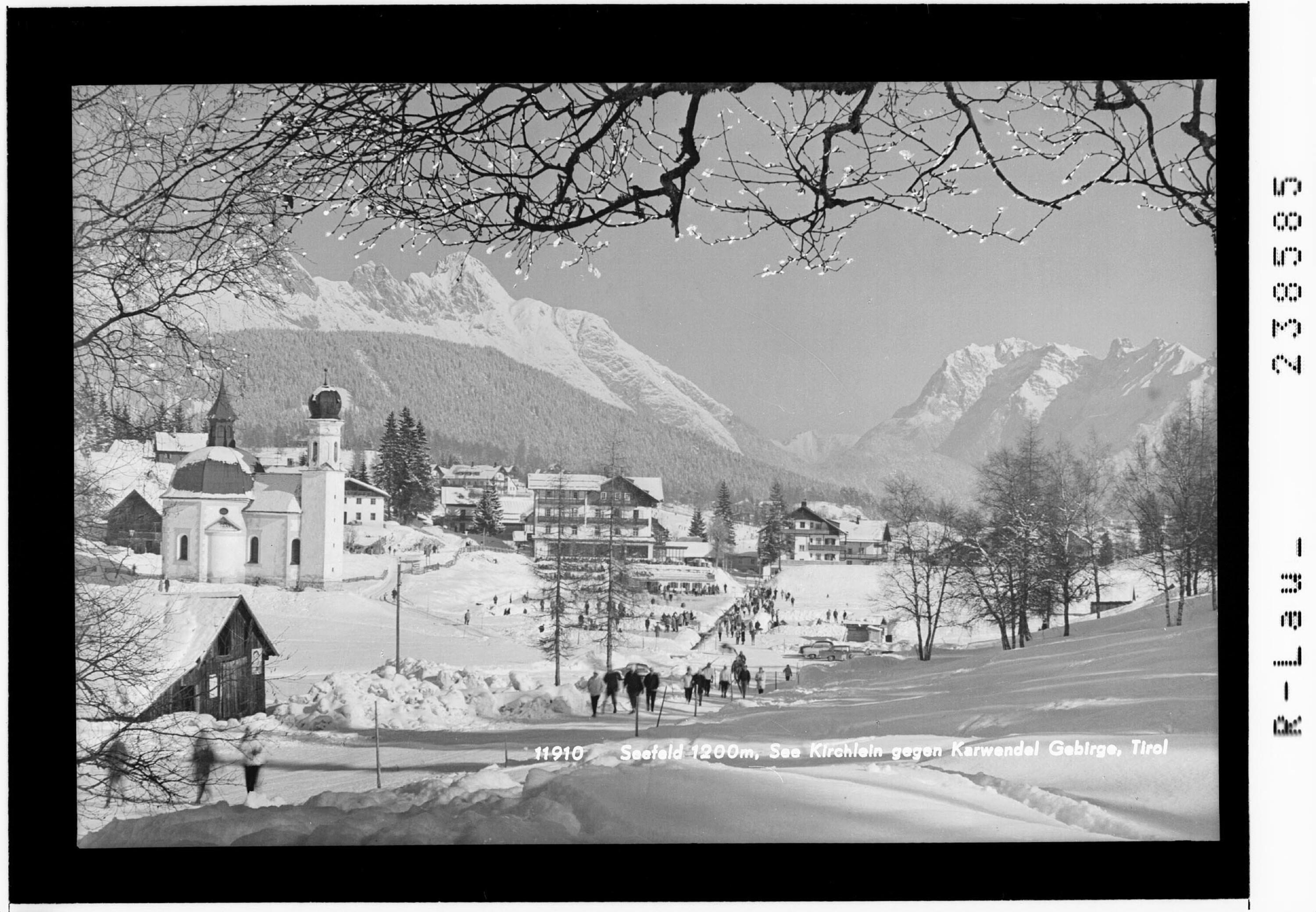 Seefeld / 1200 m / See Kirchlein gegen Karwendel Gebirge / Tirol></div>


    <hr>
    <div class=