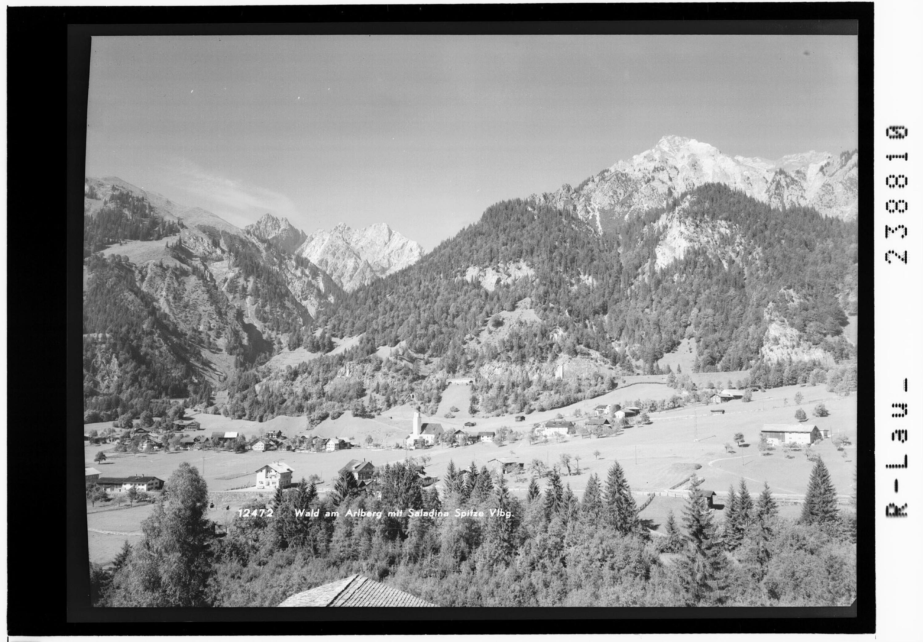Wald am Arlberg mit Saladinaspitze / Vorarlberg></div>


    <hr>
    <div class=