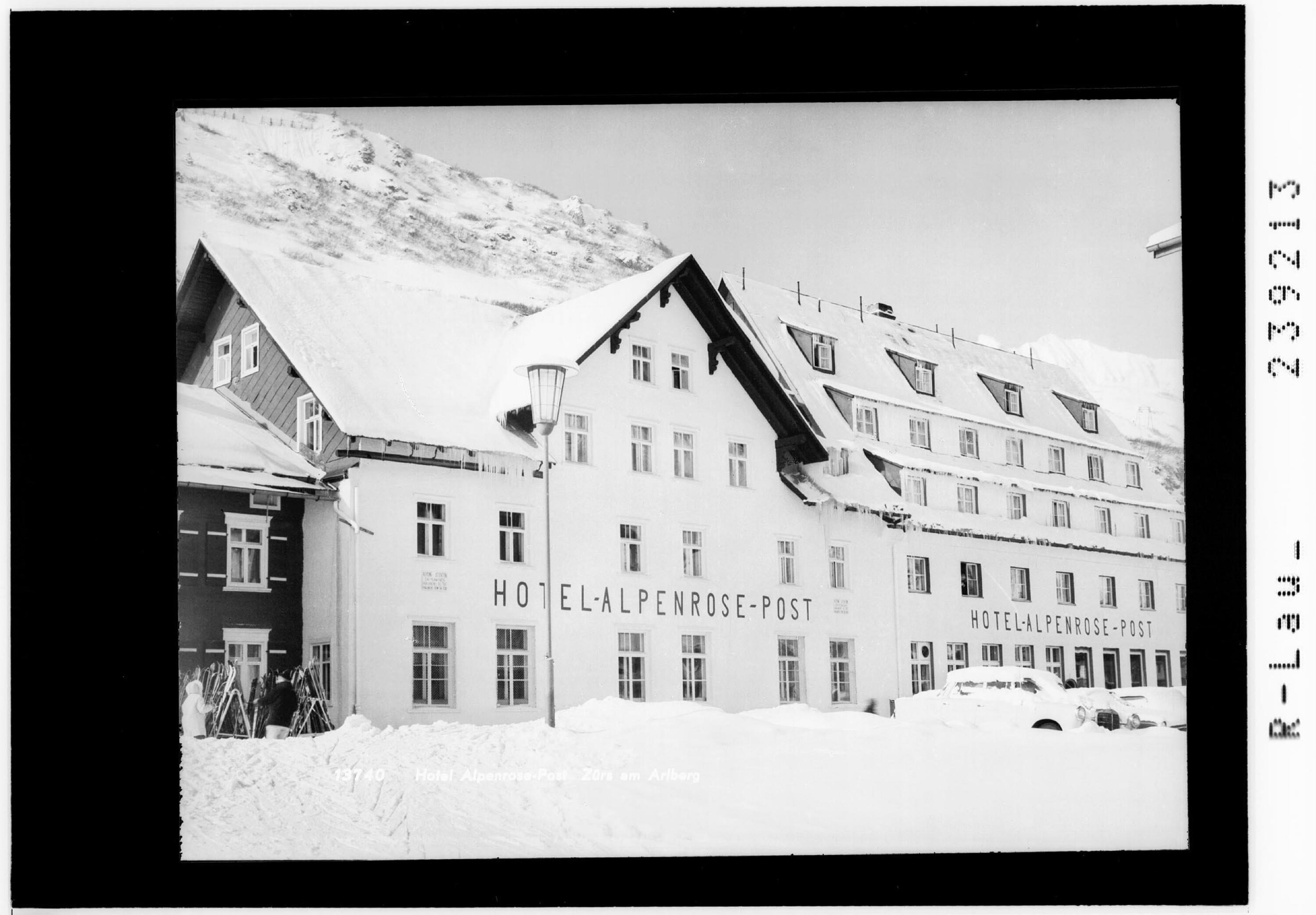 Hotel Alpenrose-Post / Zürs am Arlberg></div>


    <hr>
    <div class=