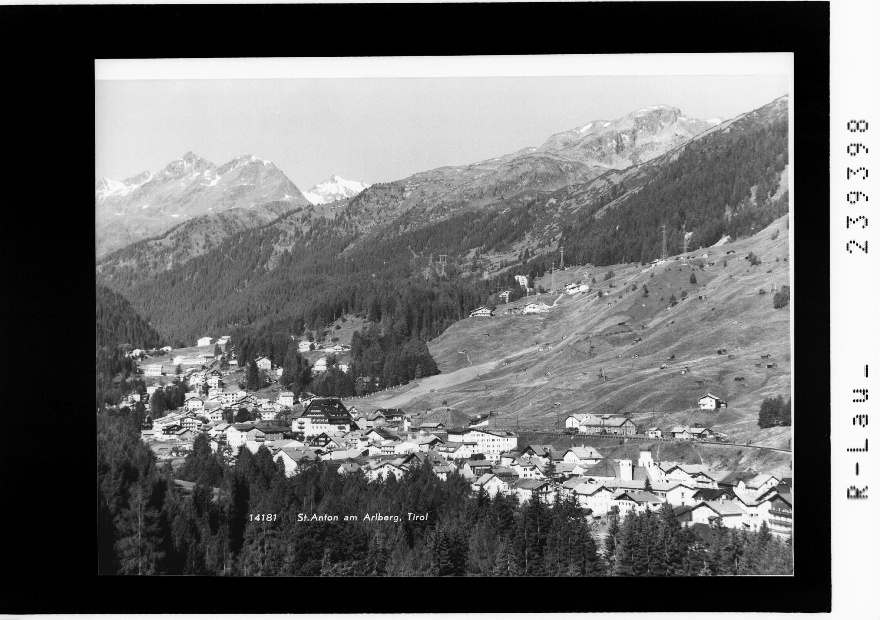 St.Anton am Arlberg / Tirol></div>


    <hr>
    <div class=