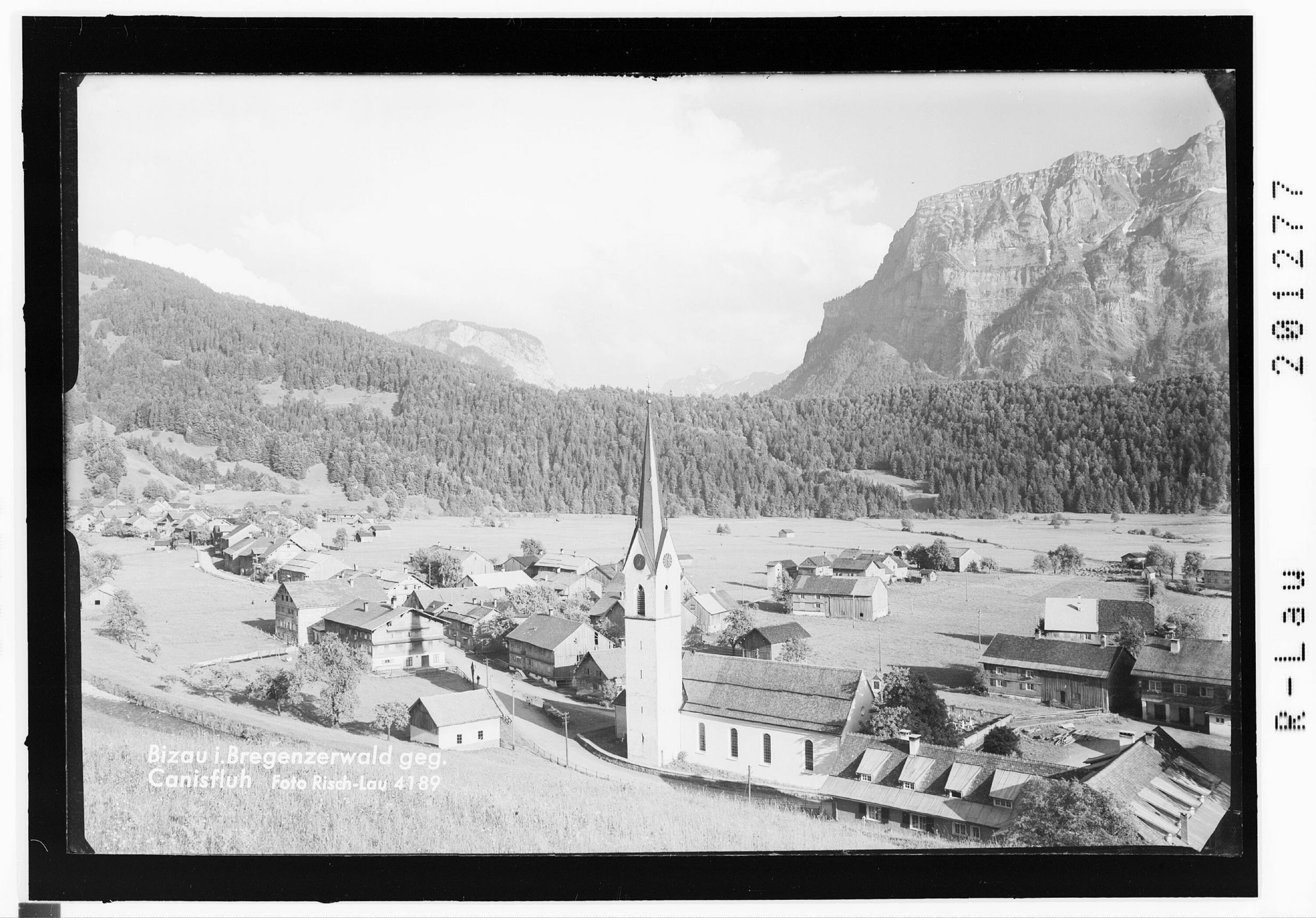 Bizau im Bregenzerwald gegen Kanisfluh></div>


    <hr>
    <div class=