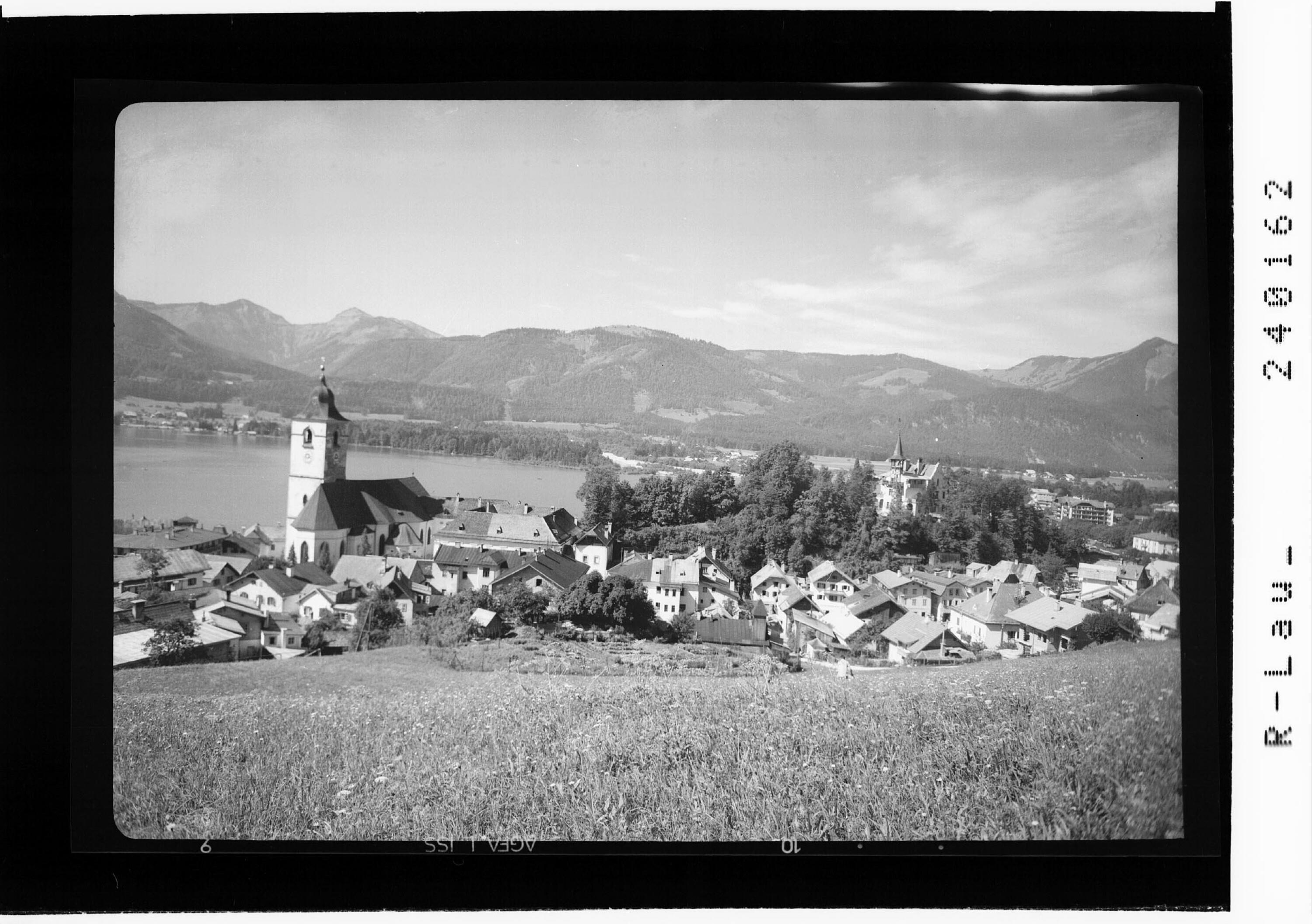 [St. Wolfgang am Wolfgangsee mit Blick zum Osterhorn]></div>


    <hr>
    <div class=