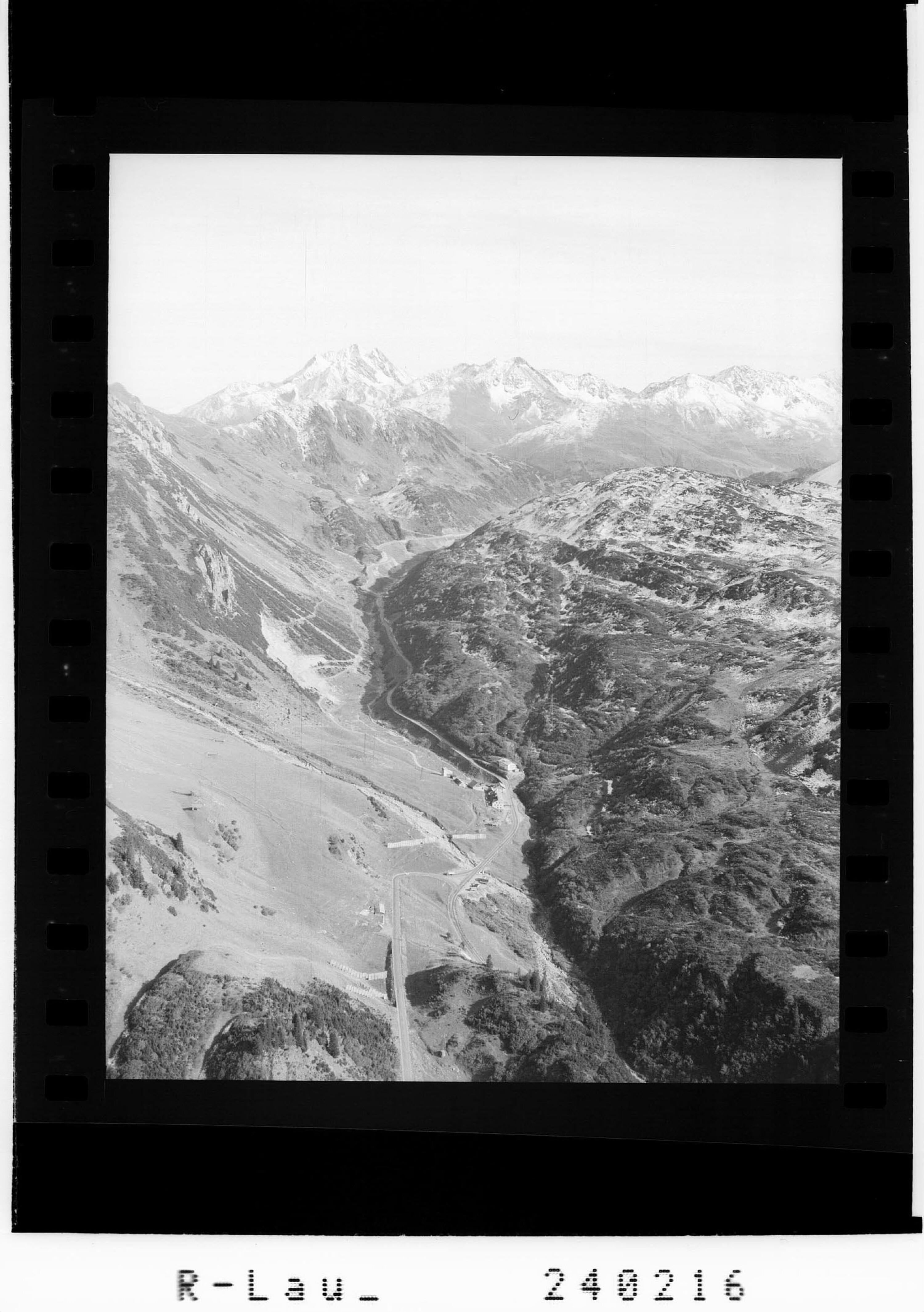 [Blick auf Rauz ob Stuben am Arlberg gegen Hohen Riffler und Hochkarspitze]></div>


    <hr>
    <div class=