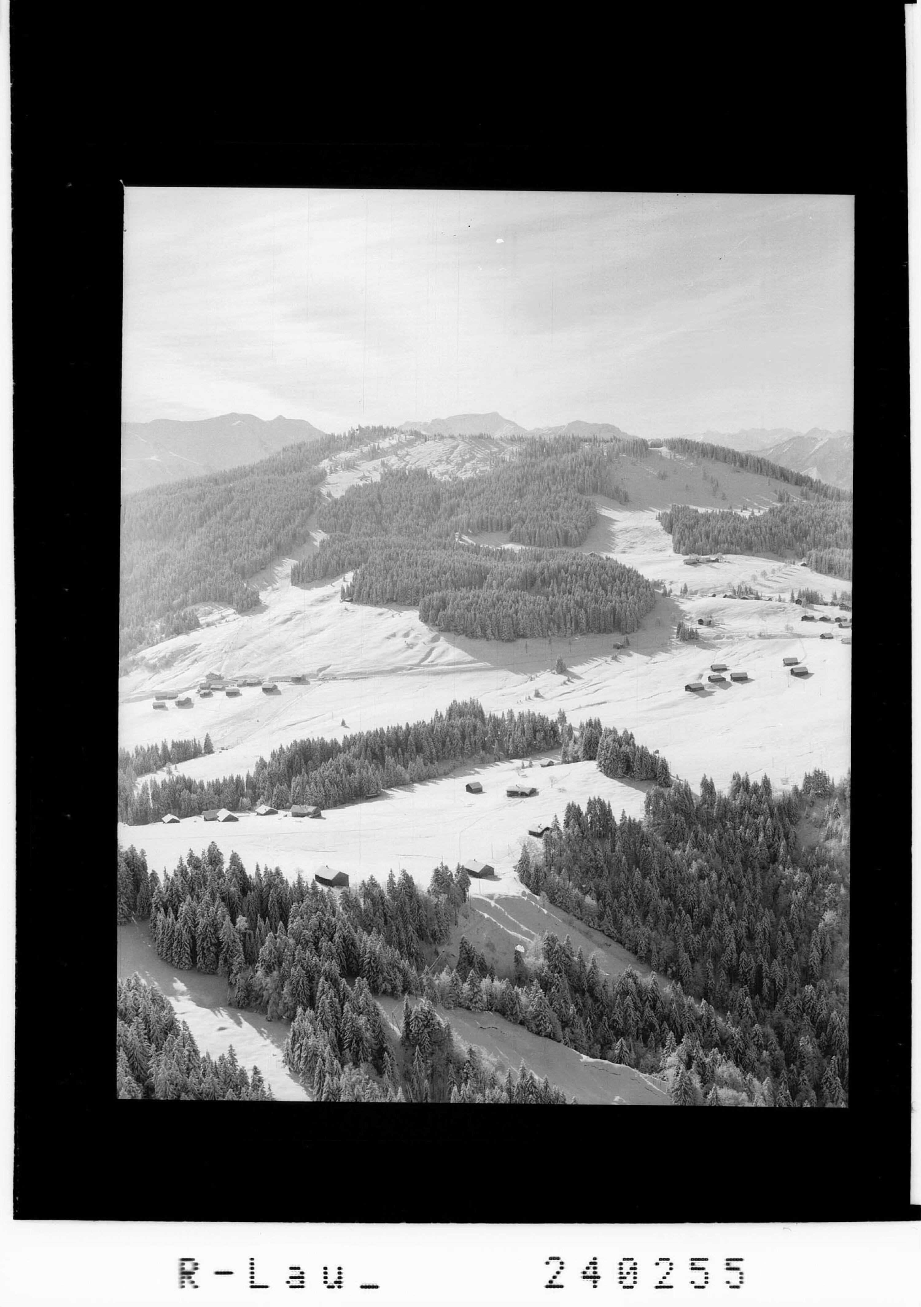 [Skigebiet Bödele gegen Mörzelspitze, Hohen Freschen und Rhaetikon / Vorarlberg]></div>


    <hr>
    <div class=