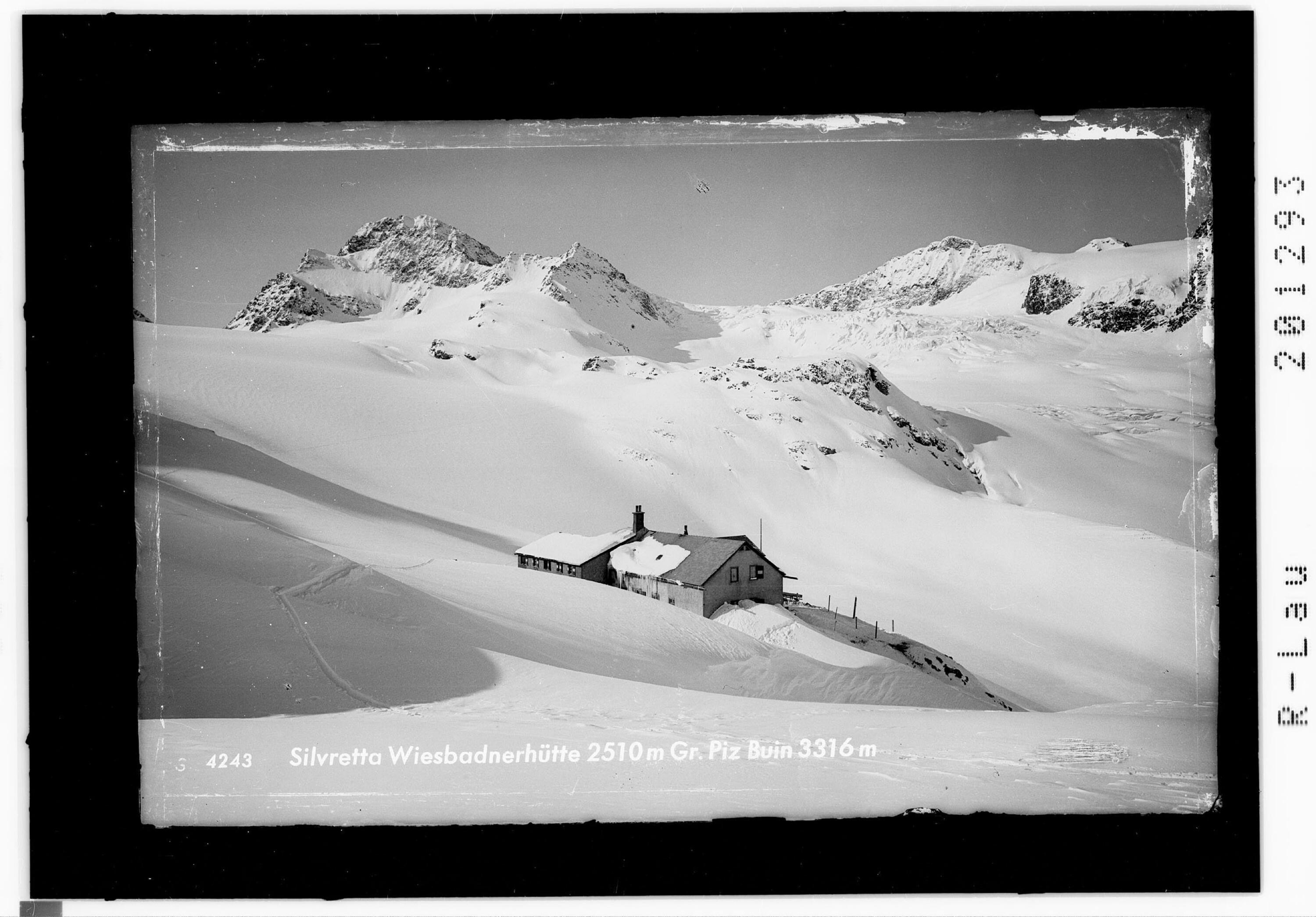 Silvretta Wiesbadnerhütte 2510 m mit Gr. Piz Buin 3316 m></div>


    <hr>
    <div class=