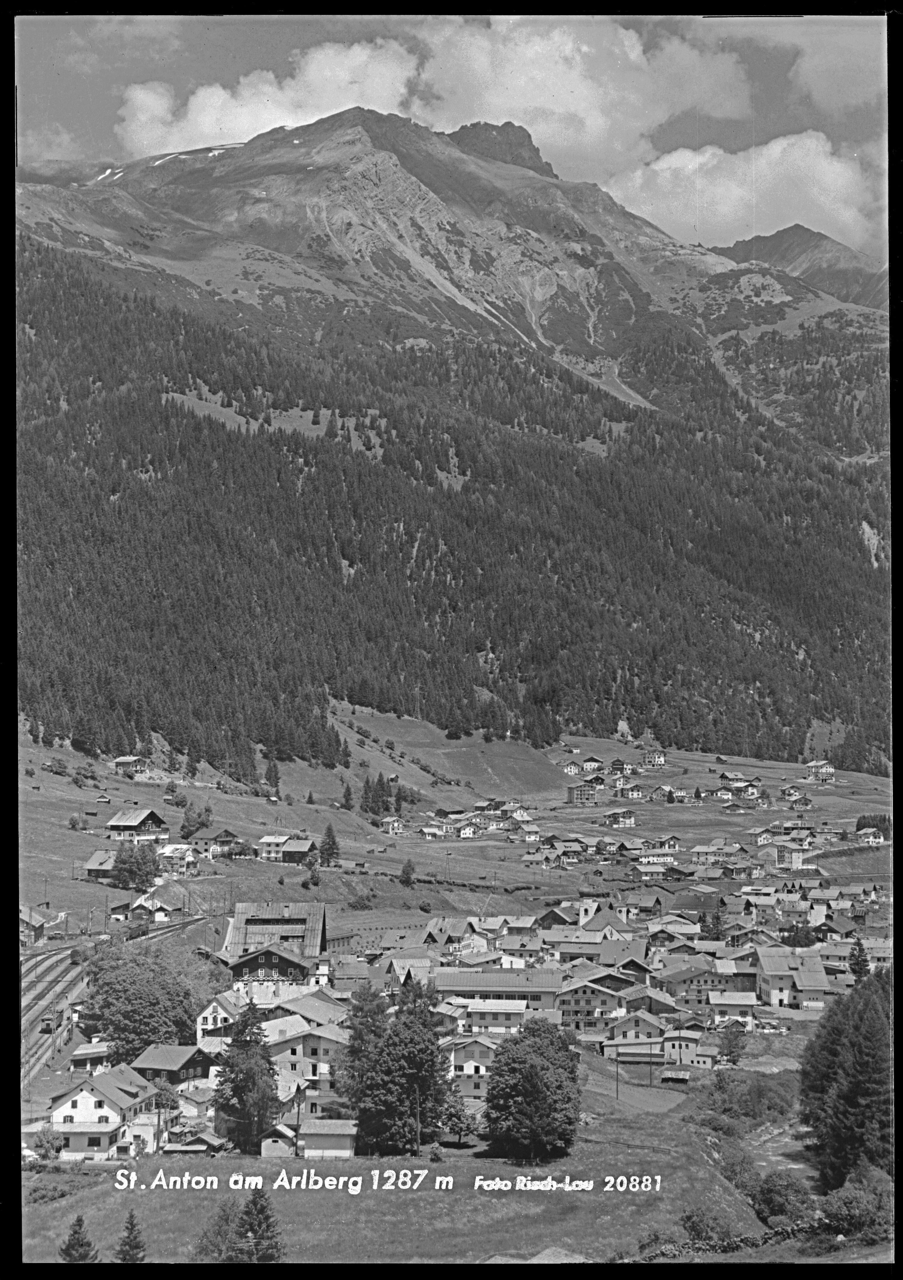 St.Anton am Arlberg 1287 m></div>


    <hr>
    <div class=