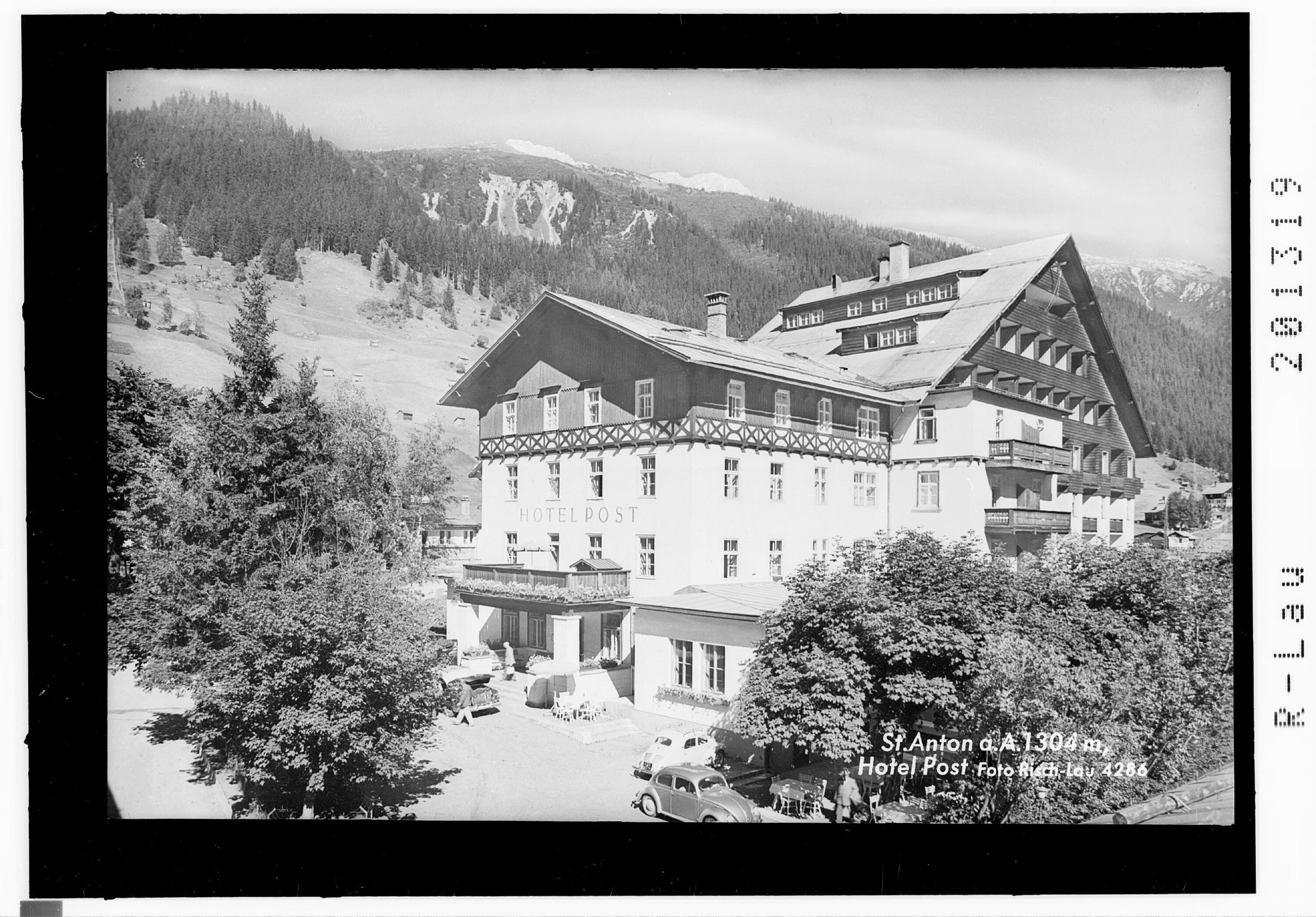 St.Anton am Arlberg 1304 m / Hotel Post></div>


    <hr>
    <div class=